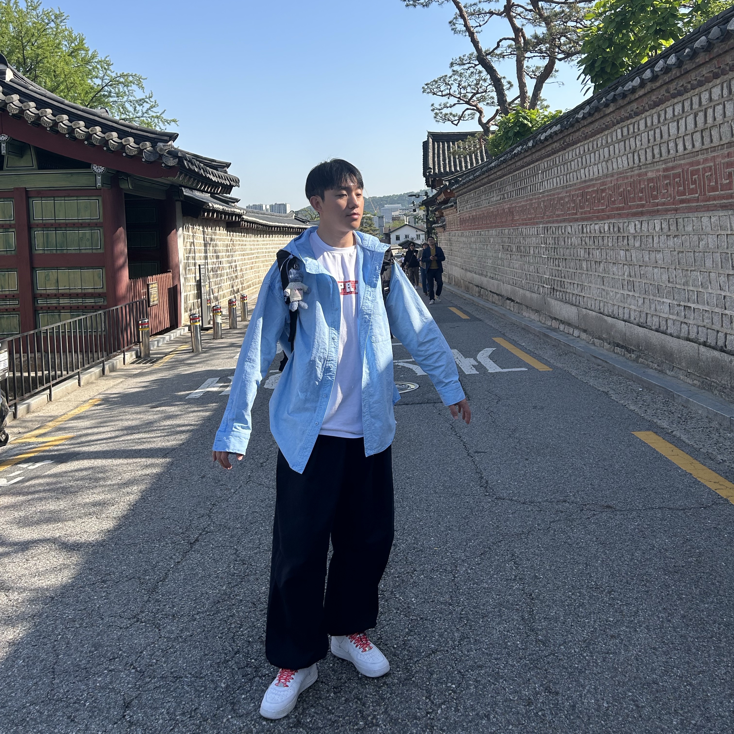 Nike x Supreme Air Force 1 Low White, Monamhee Love Flexy Keyring Blue 착용 스타일 - 2