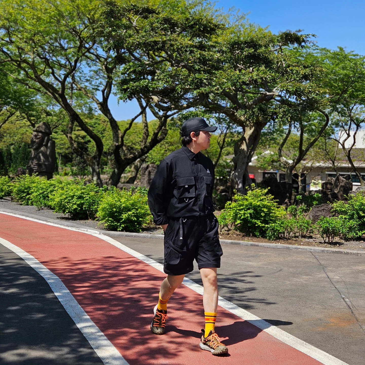 Nike ACG Trail Cap Black, Nike ACG Smith Summit Cargo Pants Black - Asia 착용 스타일 - 2