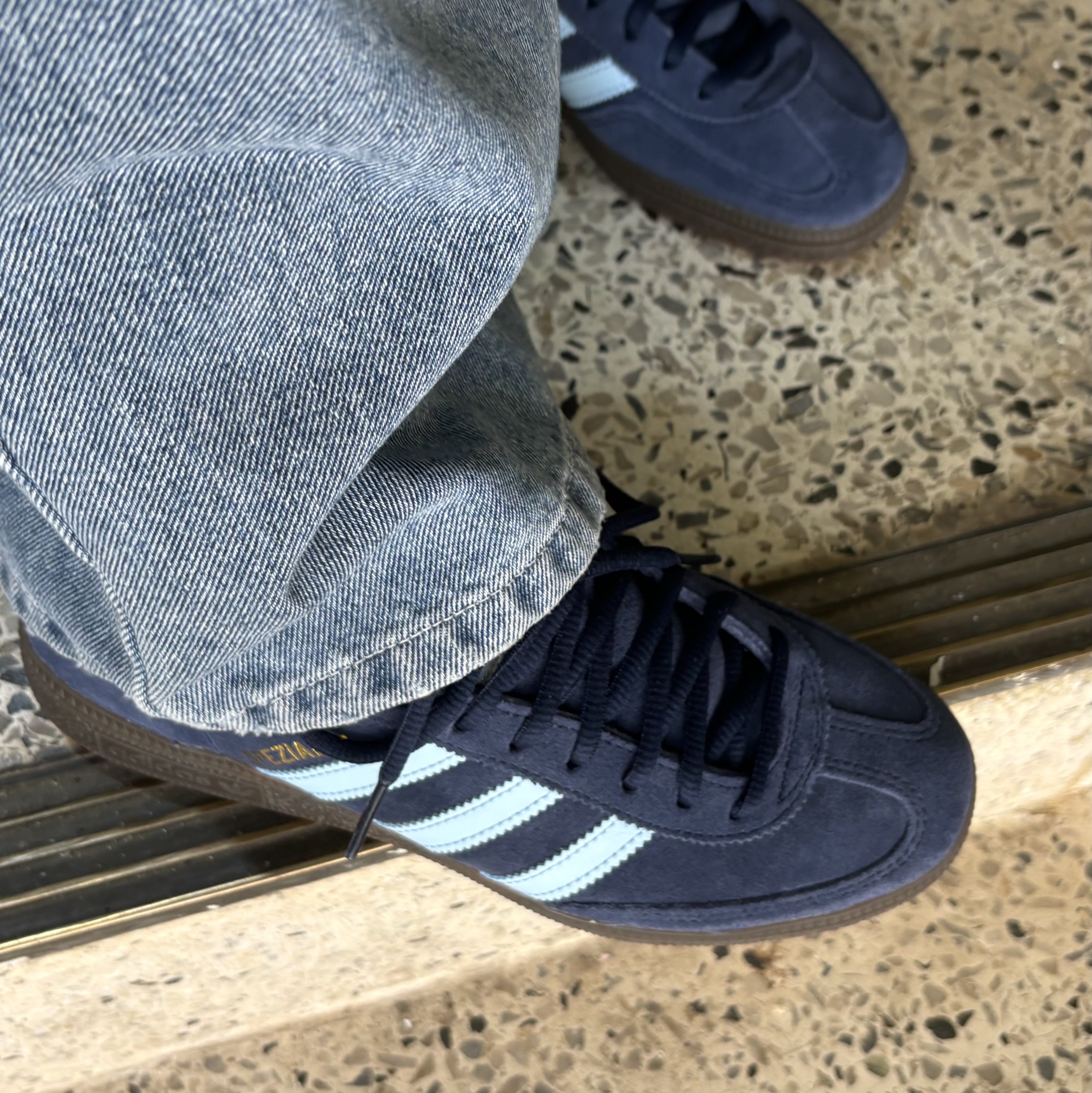 Adidas Spezial Handball Collegiate Navy 착용 스타일
