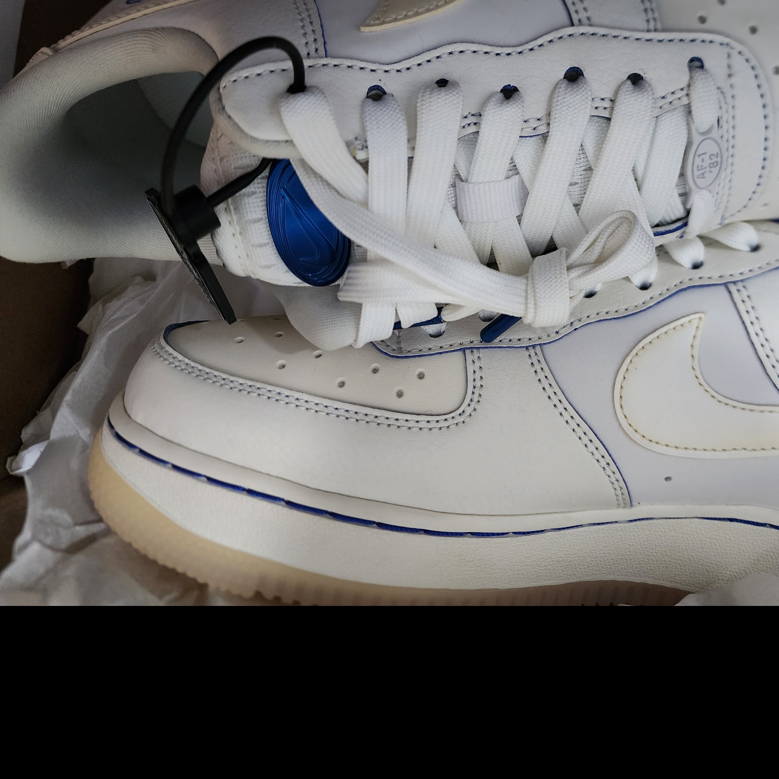(W) Nike Air Force 1 '07 LX Game Royal Sail 착용 스타일