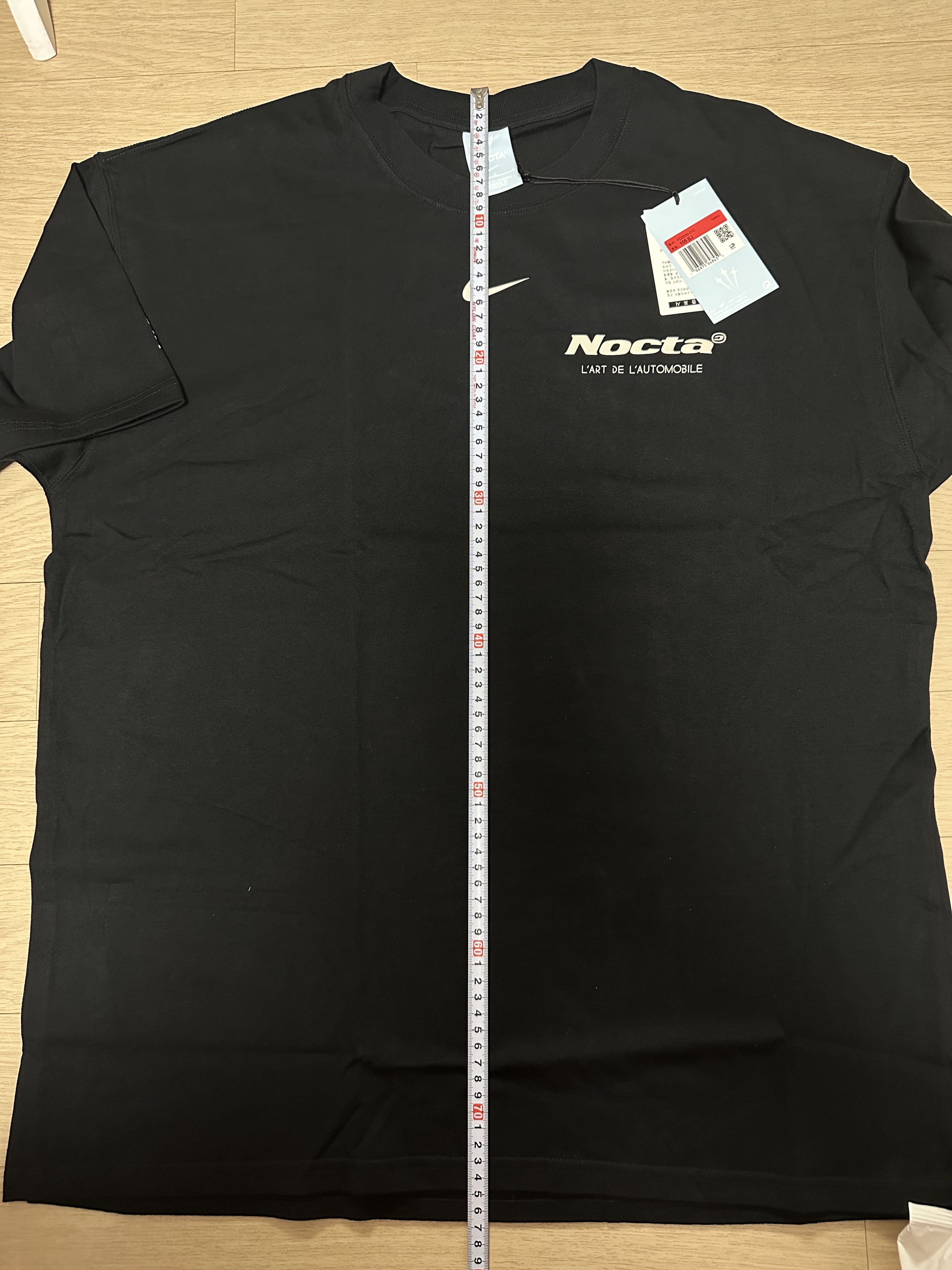 Nike x Drake Nocta x Kar L'Art De L'Automobile Burrow T-Shirt Black (FD2205-010) 착용 스타일 - 1