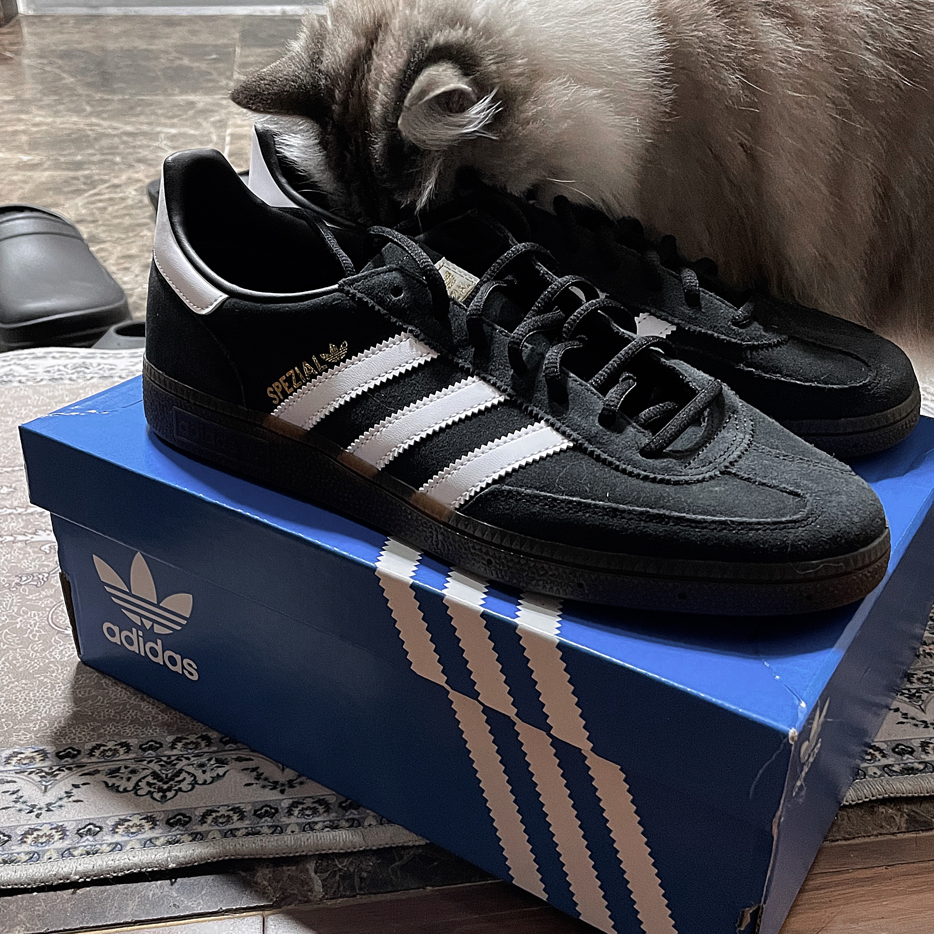 Adidas Spezial Handball Core Black 착용 스타일 - 1