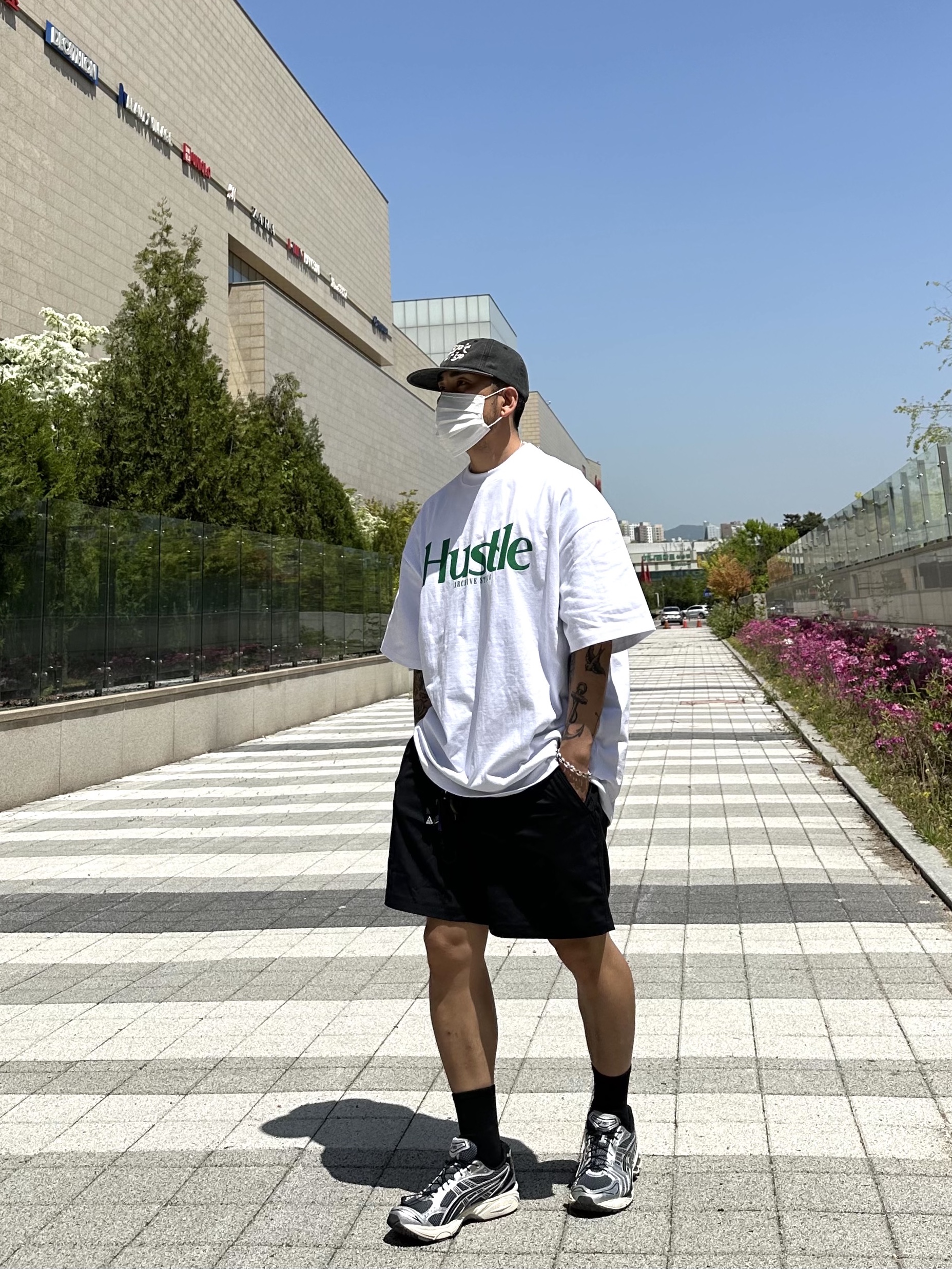 Free & Easy Don't Trip Washed Hat Black, Asics Unlimited Gel-Kayano 14 Carrier Grey Black 착용 스타일
