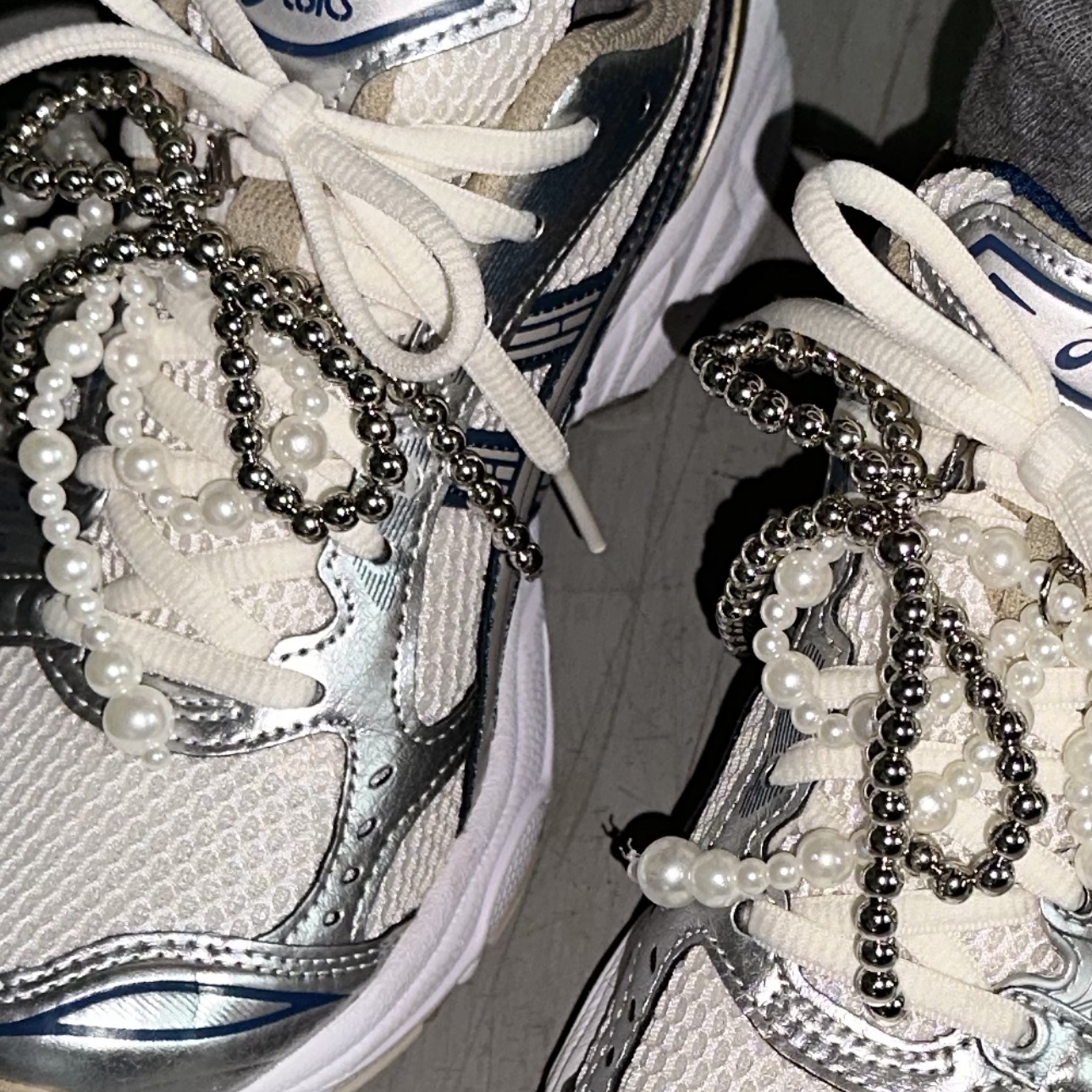 Asics Gel-Kayano 14 Cream Pure Silver 착용 스타일
