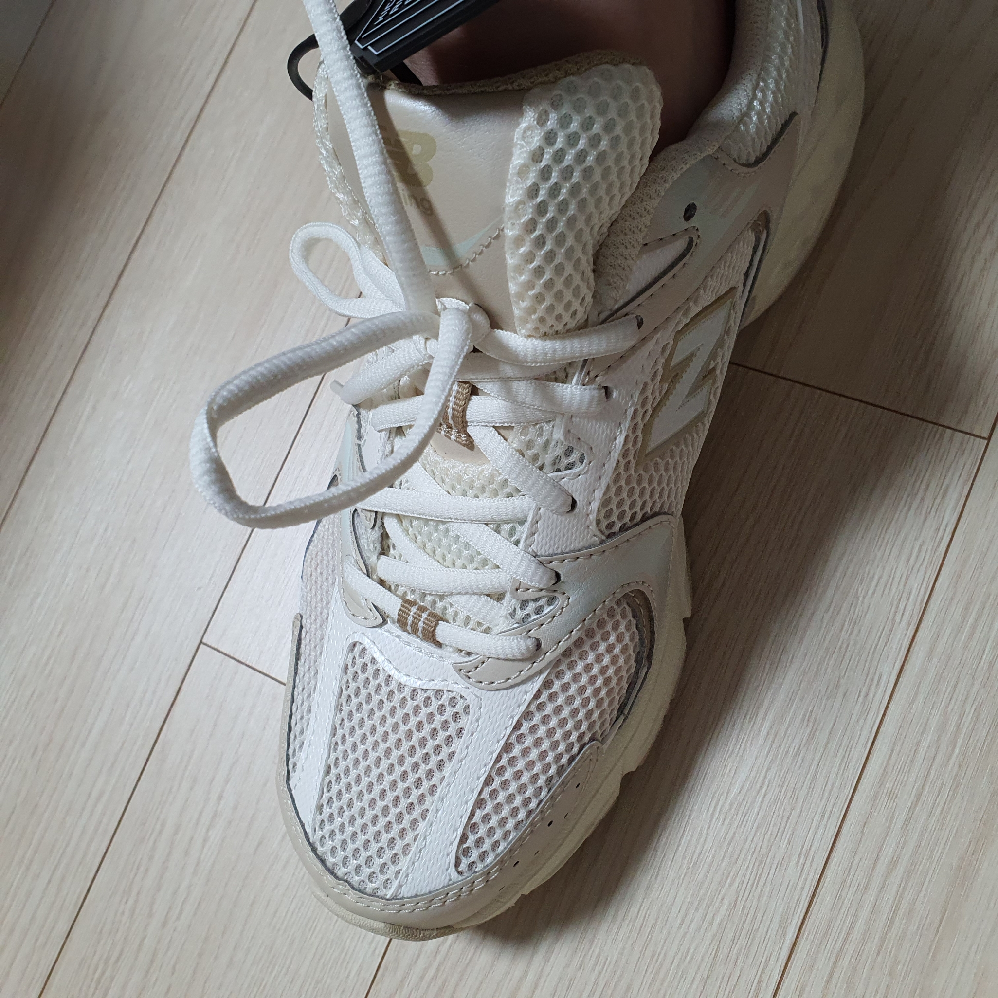 New Balance 530 Beige Angora 착용 스타일