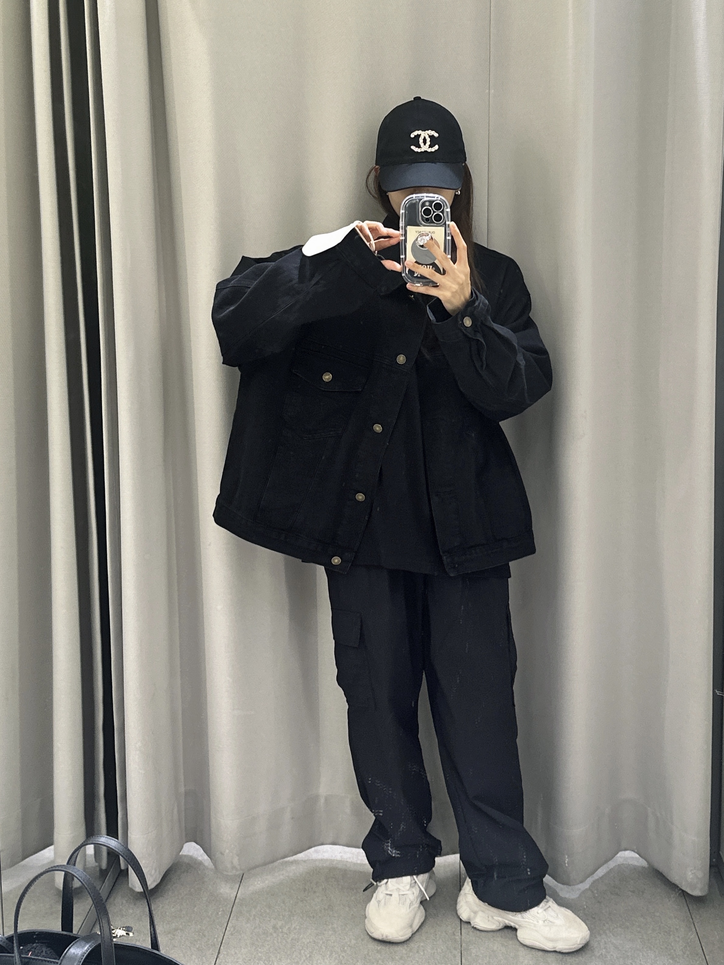 Adidas Yeezy 500 Blush 2022, Supreme Small Box LS T-Shirt Black - 24SS 착용 스타일 - 1