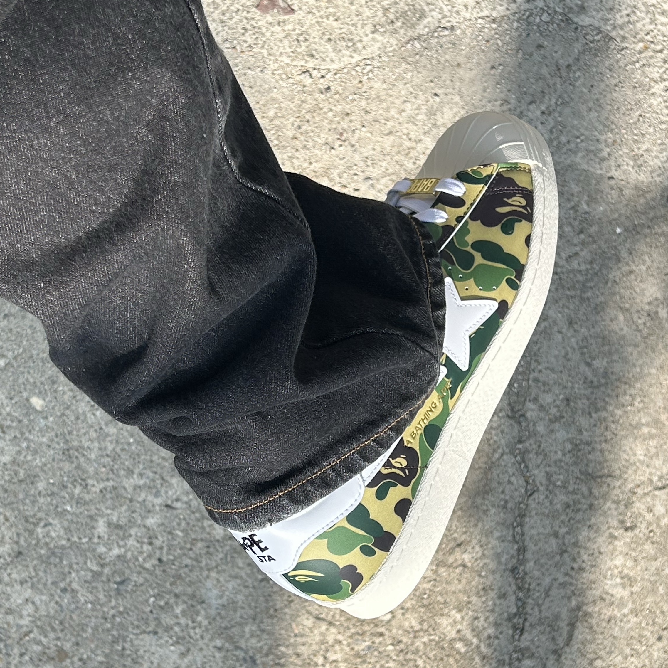 Adidas x BAPE Superstar 80s Green Camo 착용 스타일 - 1