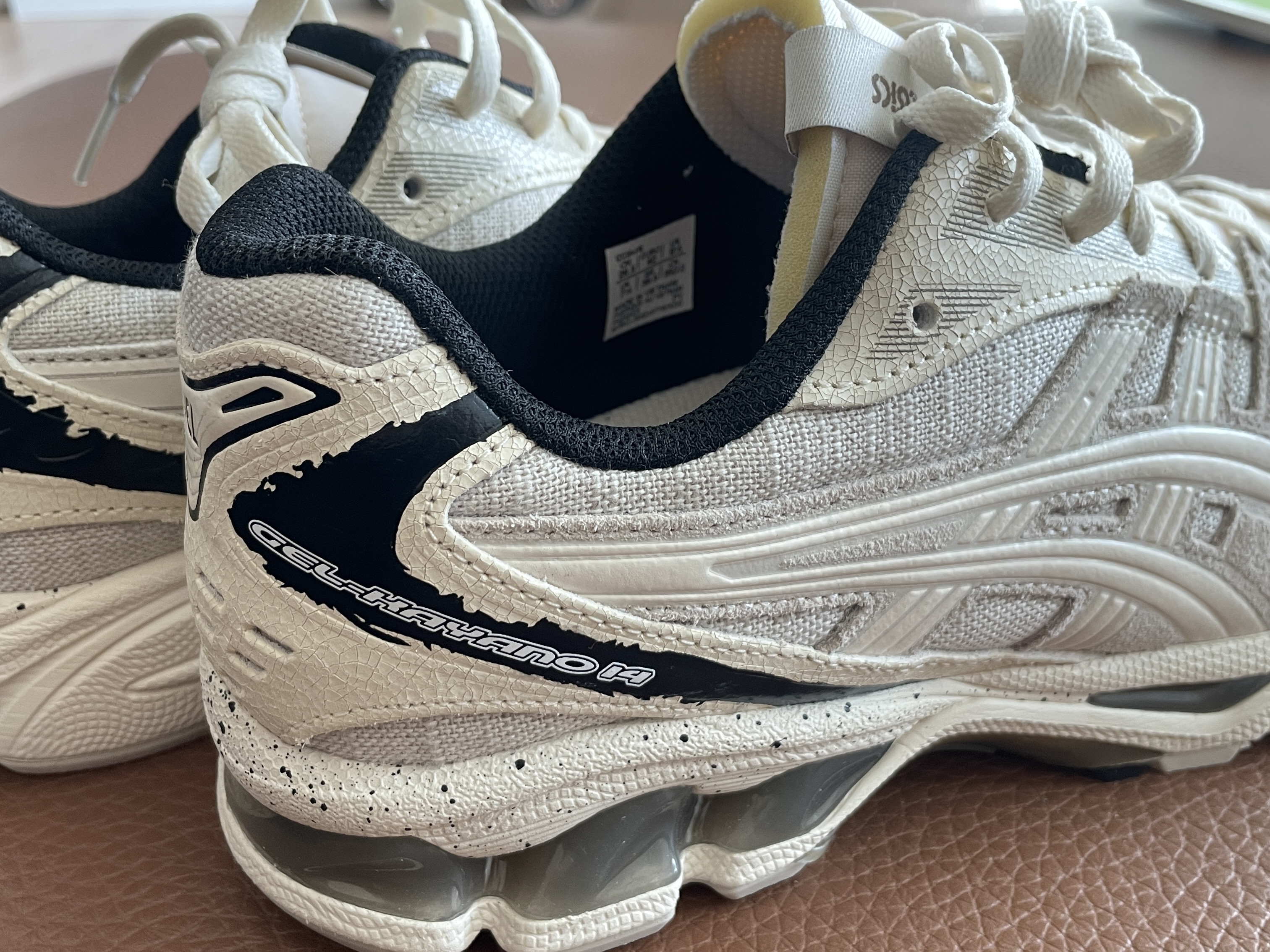 Asics Gel-Kayano 14 Imperfection Pack Cream 착용 스타일 - 4