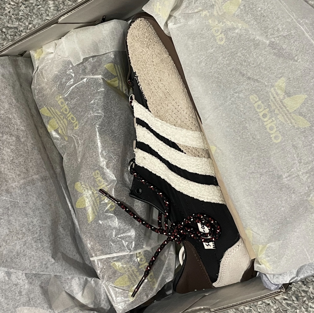 Adidas x Song for the Mute Country OG Core Black Core White 착용 스타일 - 2