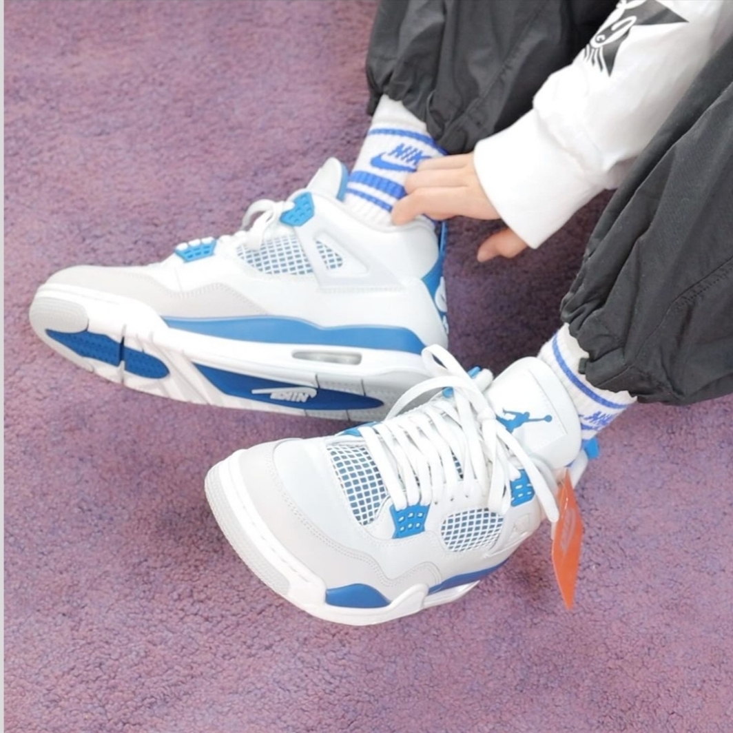 Jordan 4 Retro Industrial Blue 착용 스타일 - 2