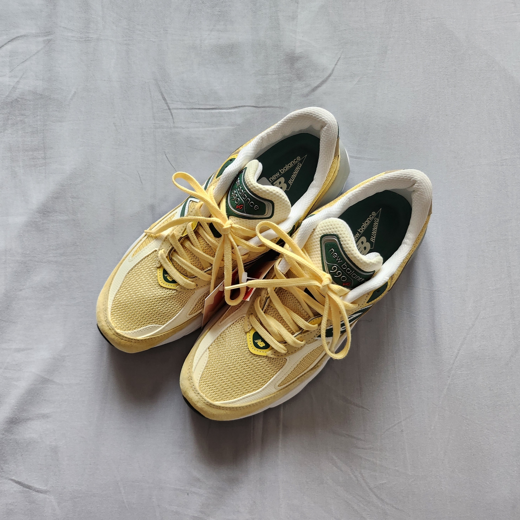 New Balance 990v6 Made in USA Sulphur Green 착용 스타일 - 1