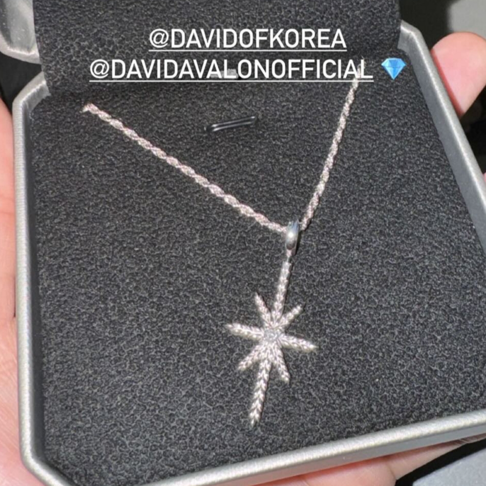 [KREAM 단독 / 프리오더] KID MIILI x DAVID AVLN Glacier Diamond Pendant 착용 스타일