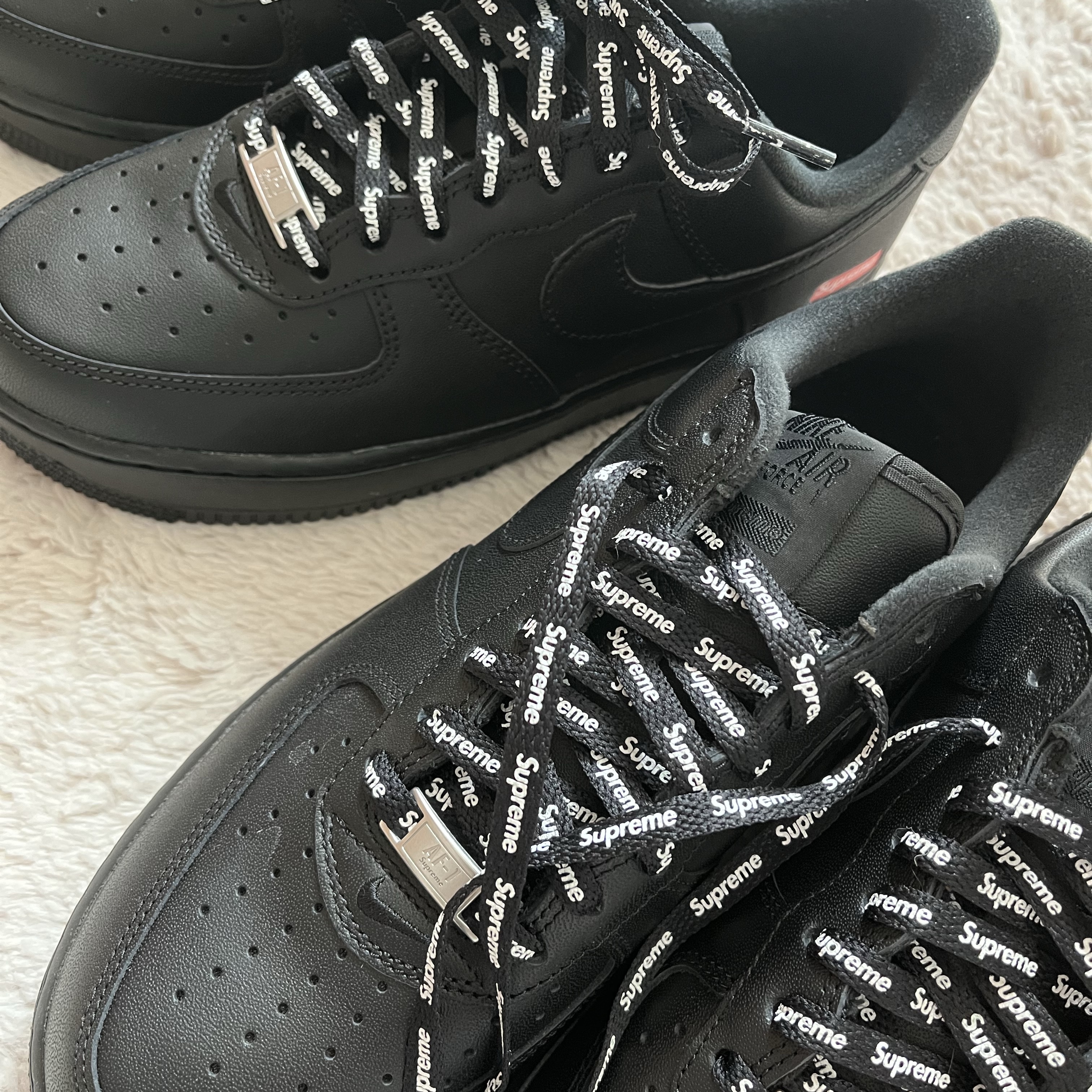 Nike x Supreme Air Force 1 Low Black 착용 스타일