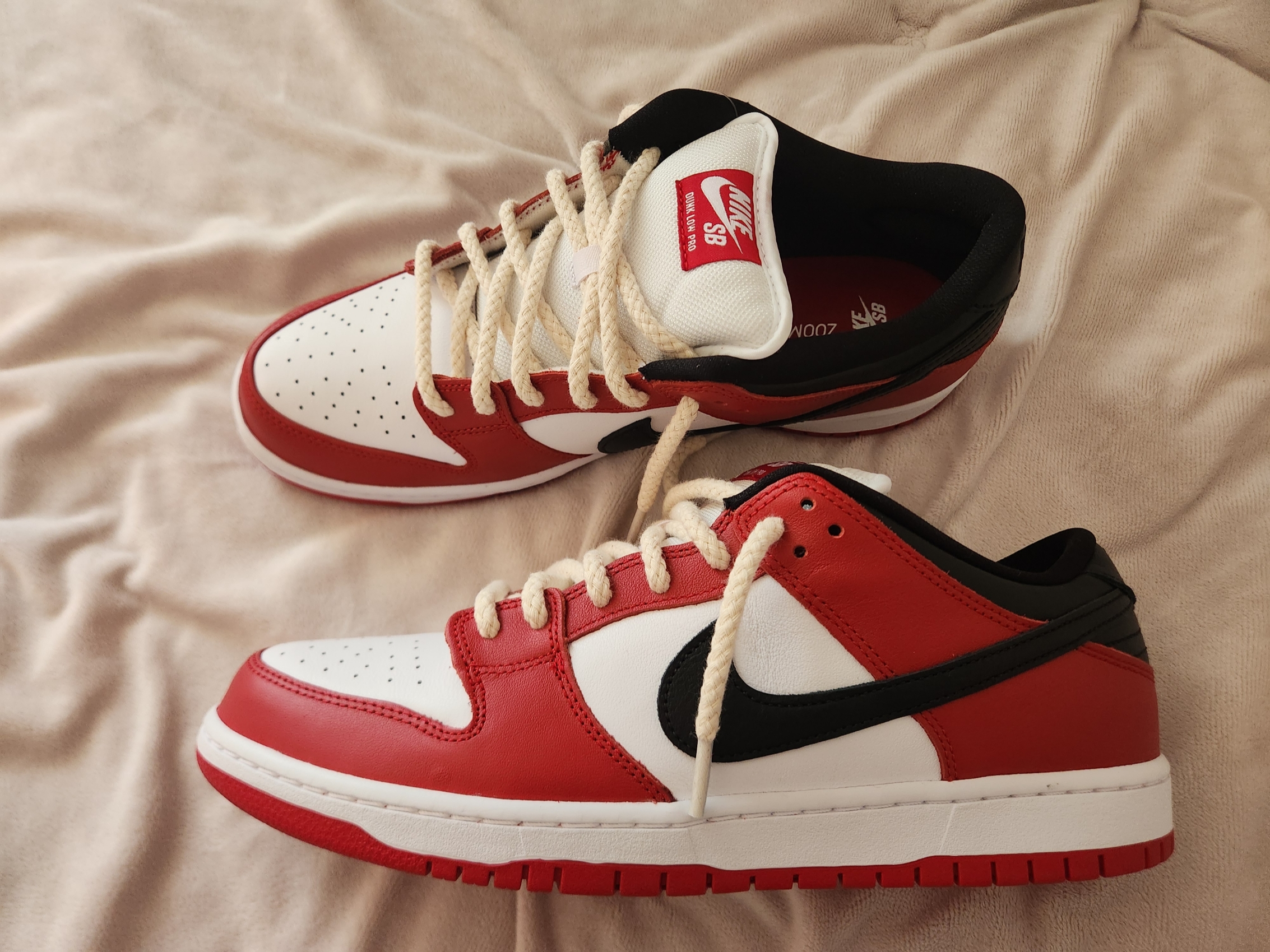 Nike SB Dunk Low Pro Chicago 착용 스타일 - 2
