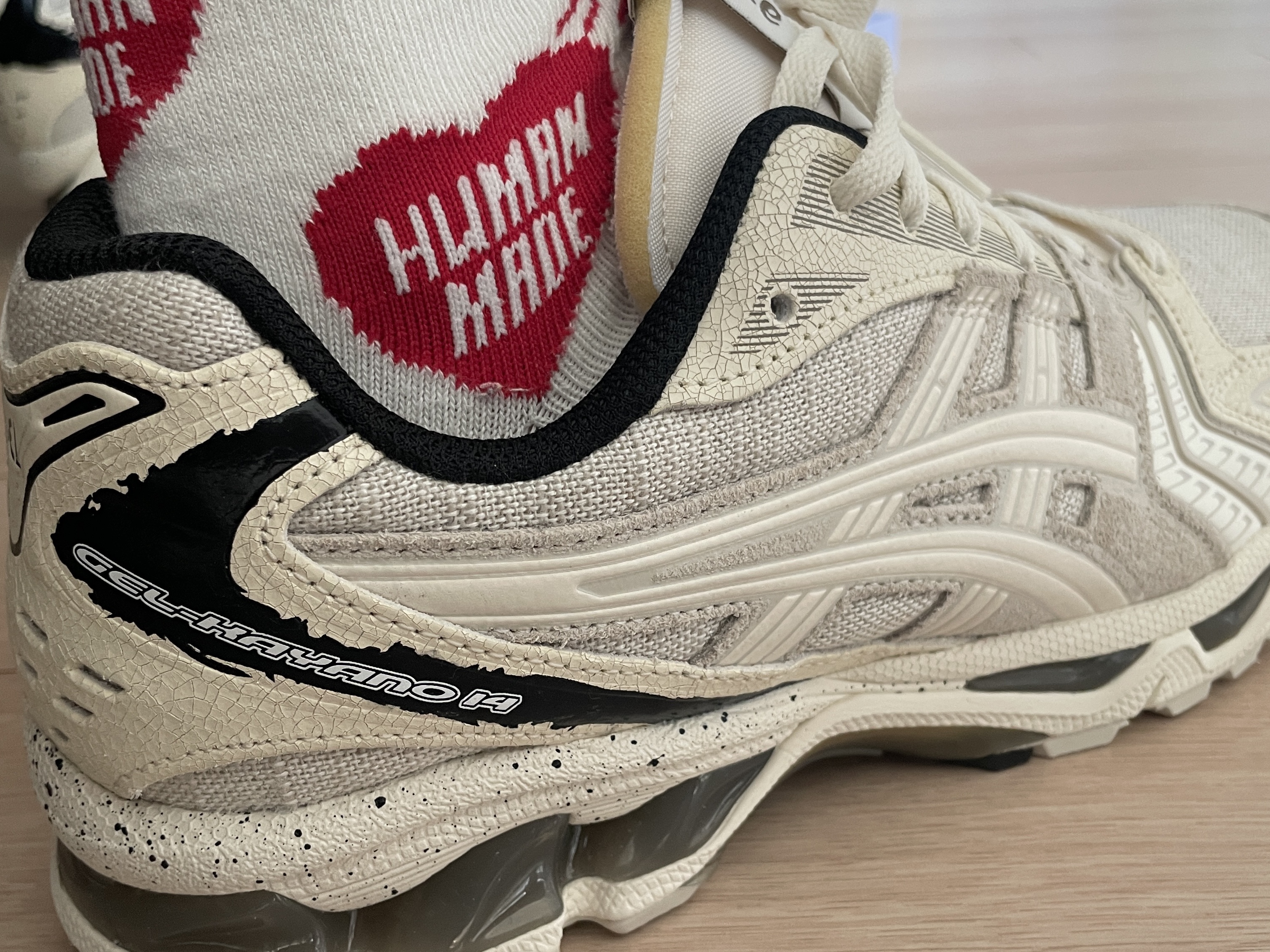 Asics Gel-Kayano 14 Imperfection Pack Cream 착용 스타일 - 2