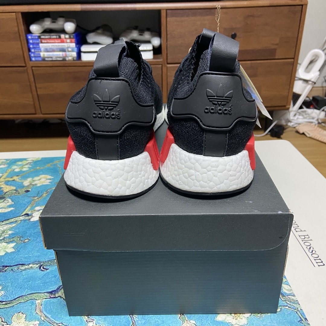 Adidas NMD R1 Primeknit Core Black 착용 스타일 - 3