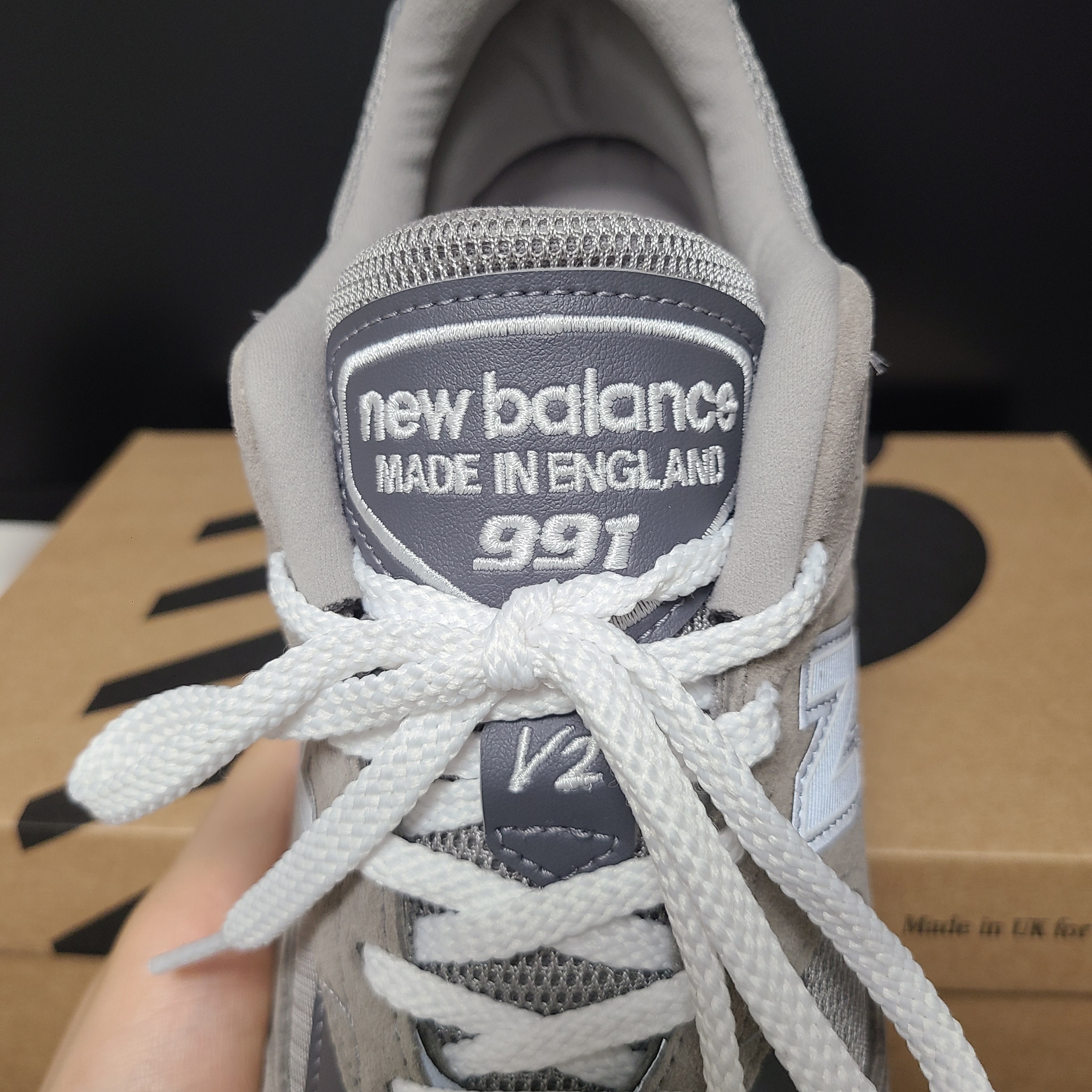 New Balance 991v2 Made in UK Rock Ridge Alloy Silver 착용 스타일 - 8