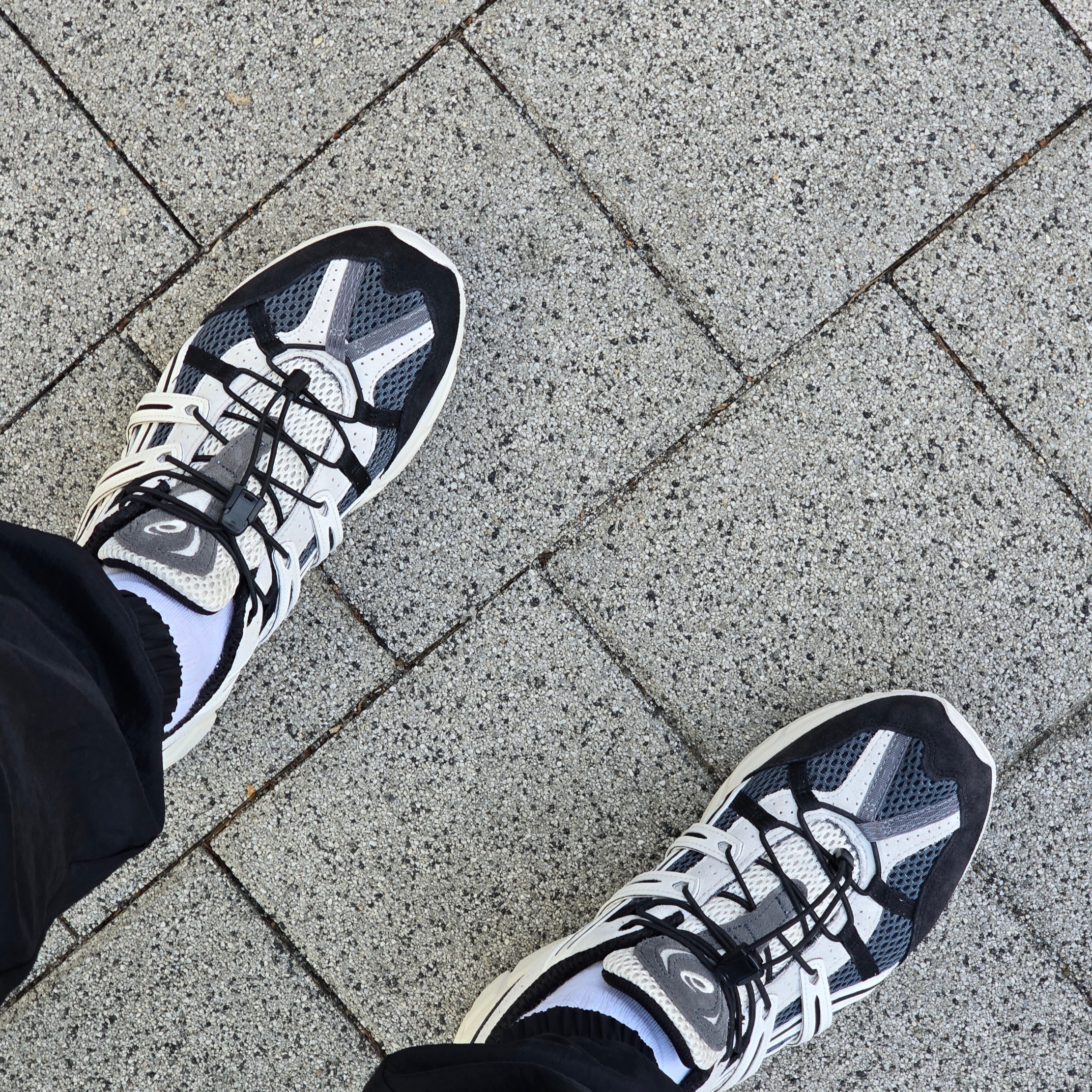 Asics Unlimited Gel-Sonoma 15-50 Carrier Grey White Alyssum 착용 스타일