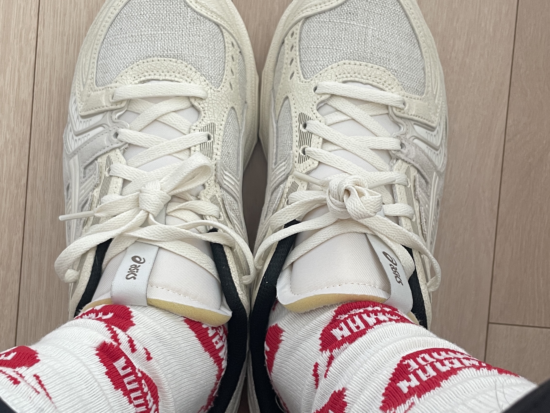 Asics Gel-Kayano 14 Imperfection Pack Cream 착용 스타일 - 3