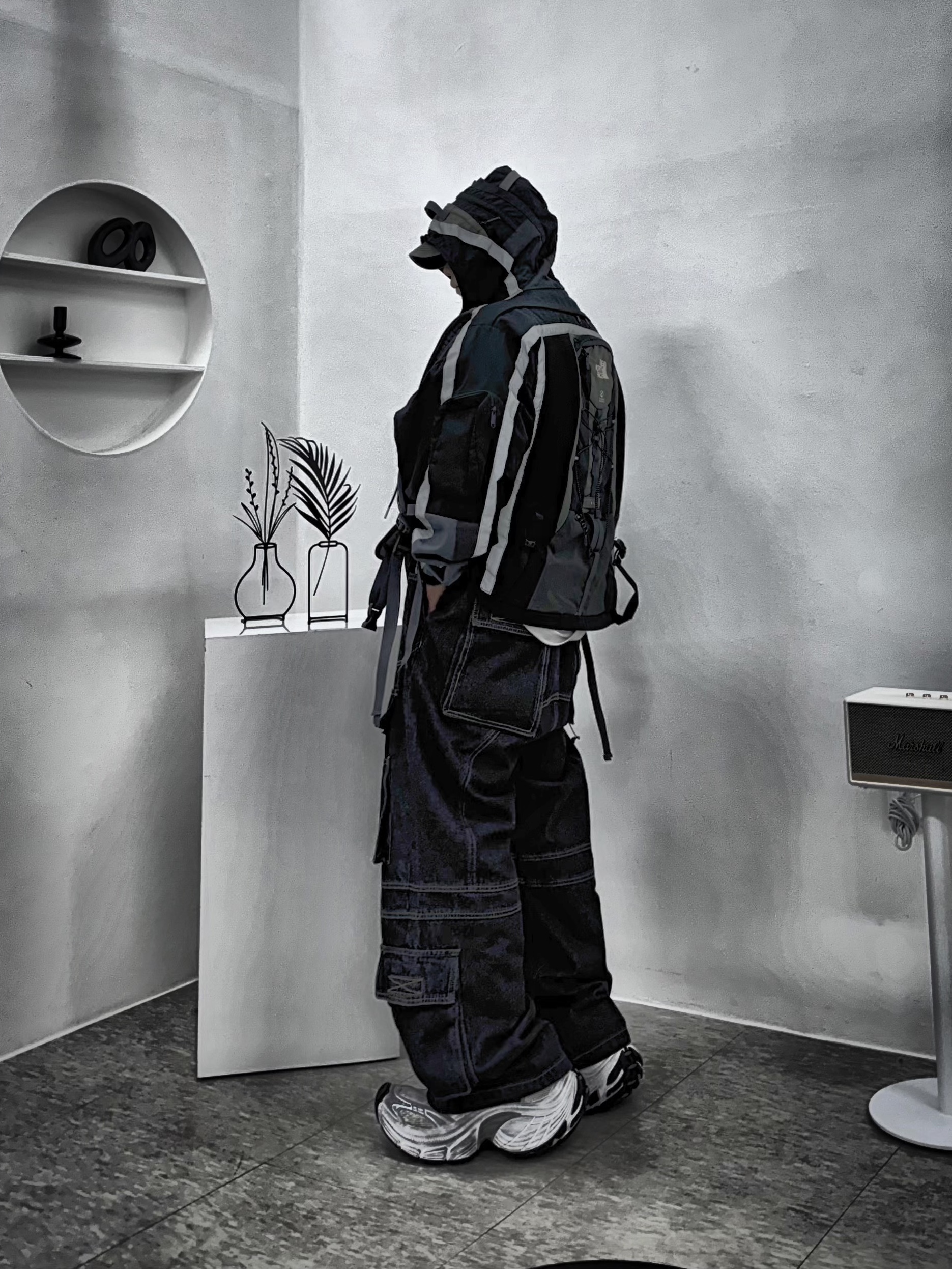 Balenciaga 10XL Sneakers White Black Grey, Thug Club x MCM Tribal Leather Cap Black 착용 스타일 - 2