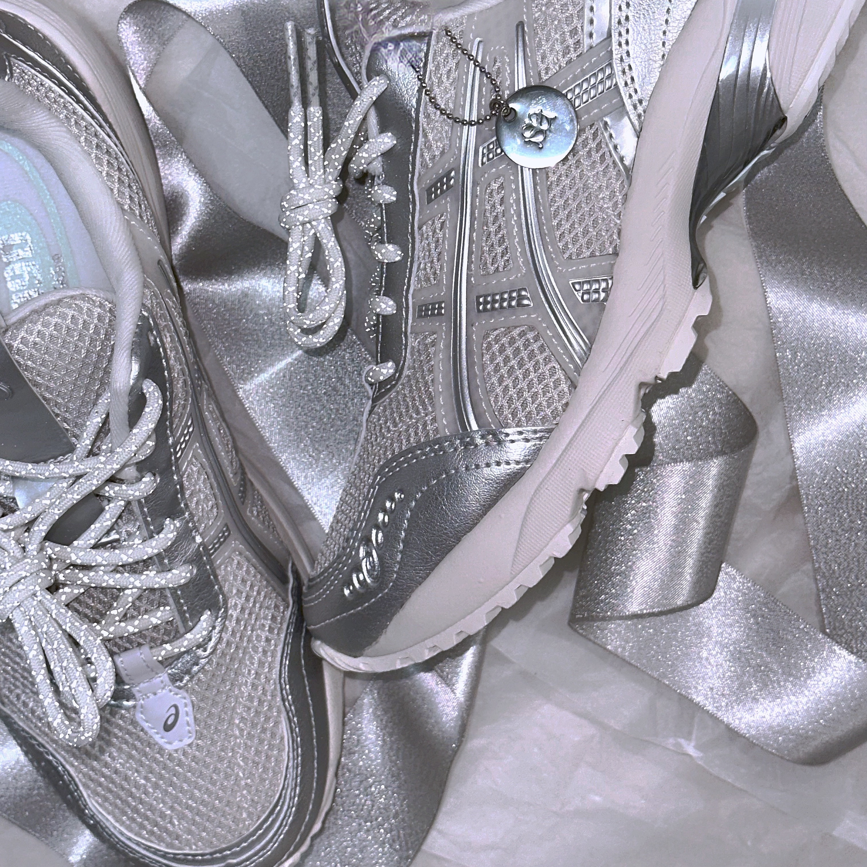 (W) Asics x Snidel Gel-1090 V2 Silver 착용 스타일