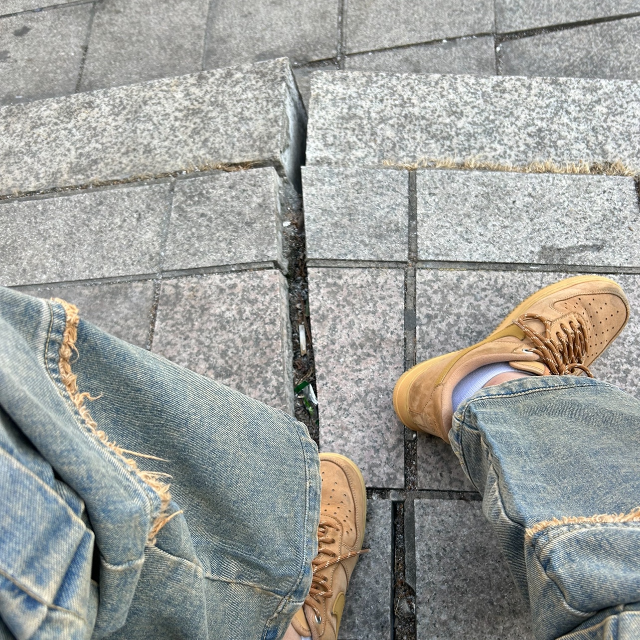 Nike Air Force 1 '07 WB Flax 착용 스타일