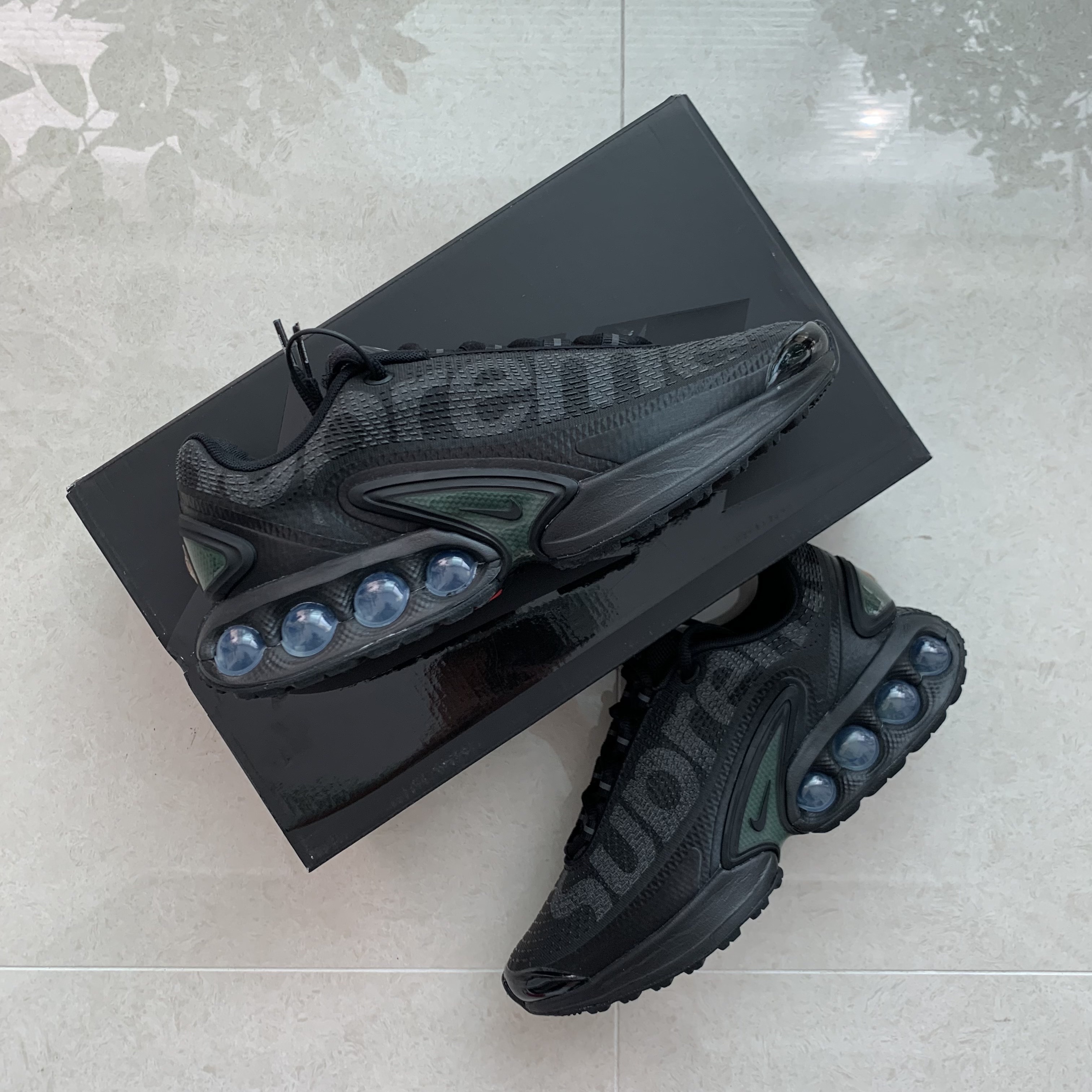 Nike x Supreme Air Max DN SP Black Galactic Jade 착용 스타일