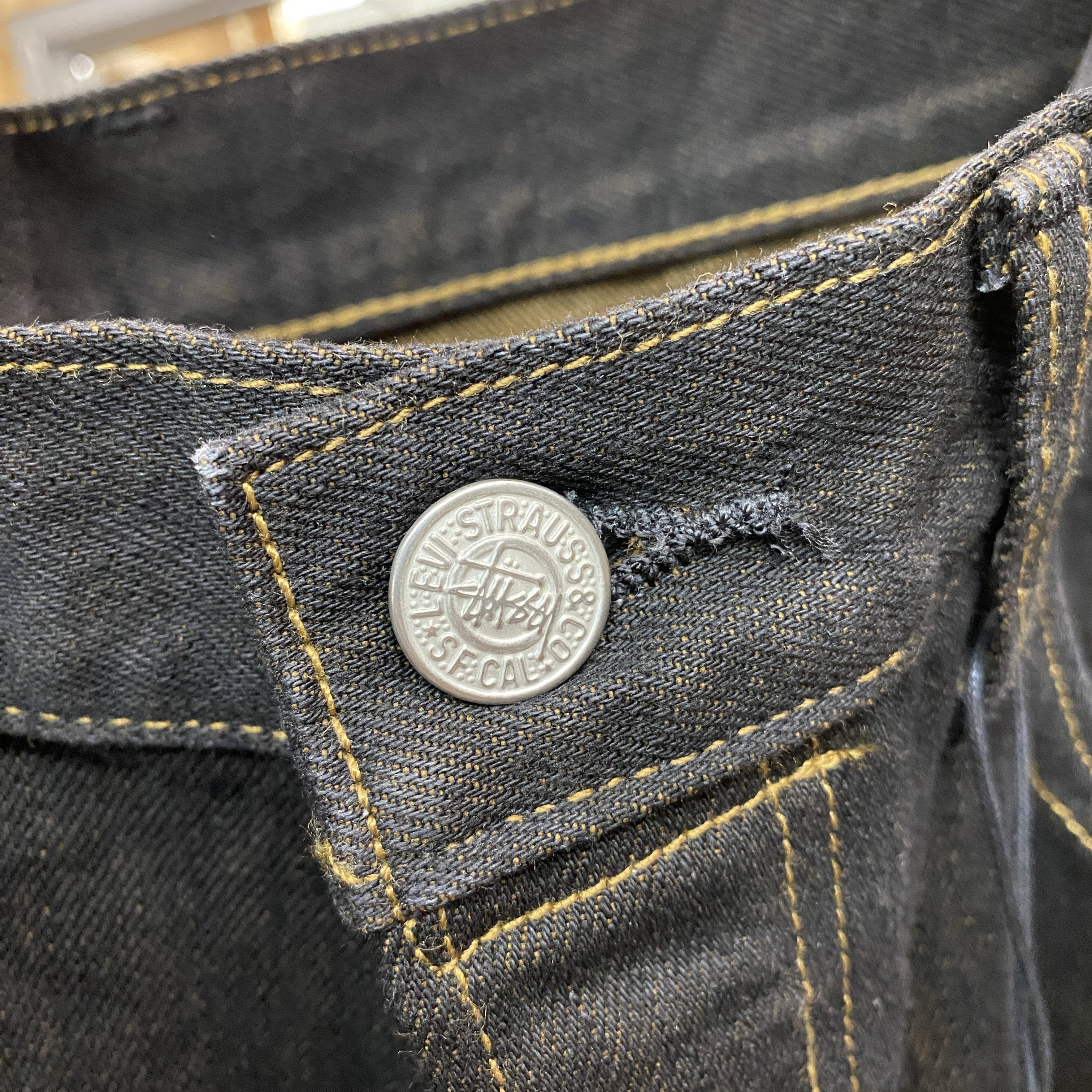 Stussy x Levi's Crispy Rinse 568 Jean Black 착용 스타일 - 2
