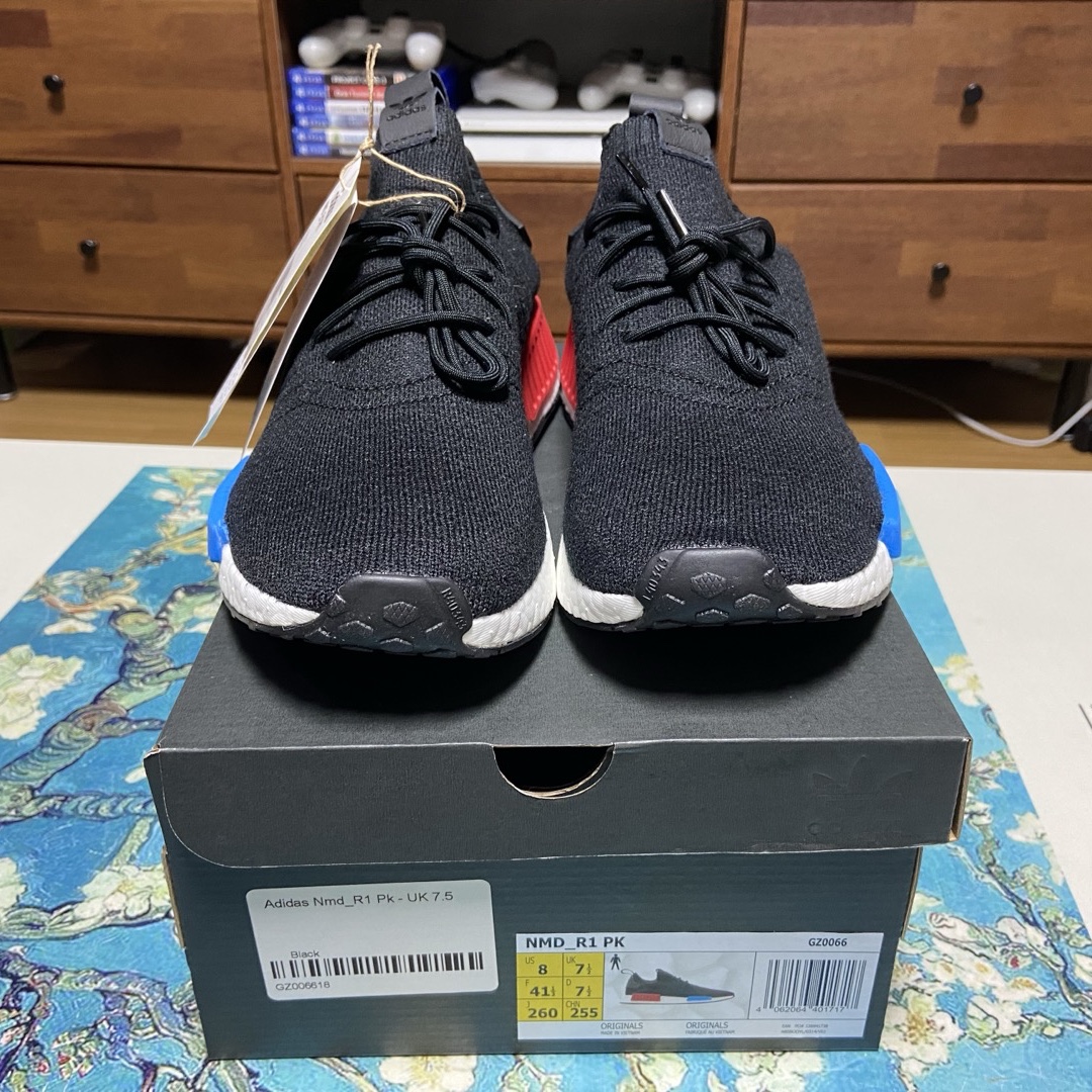Adidas NMD R1 Primeknit Core Black 착용 스타일 - 2