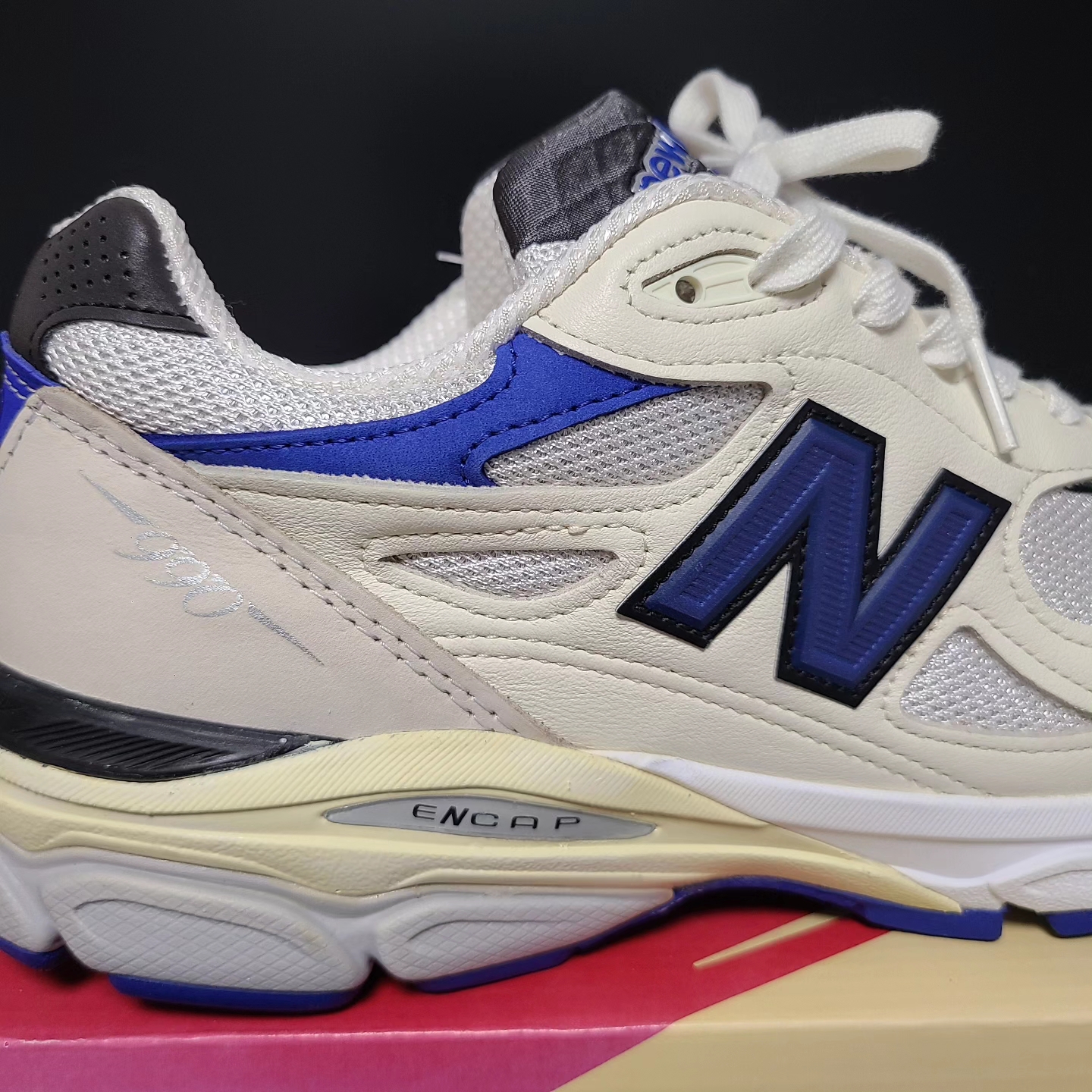 New Balance 990v3 Made in USA White Blue 착용 스타일 - 7
