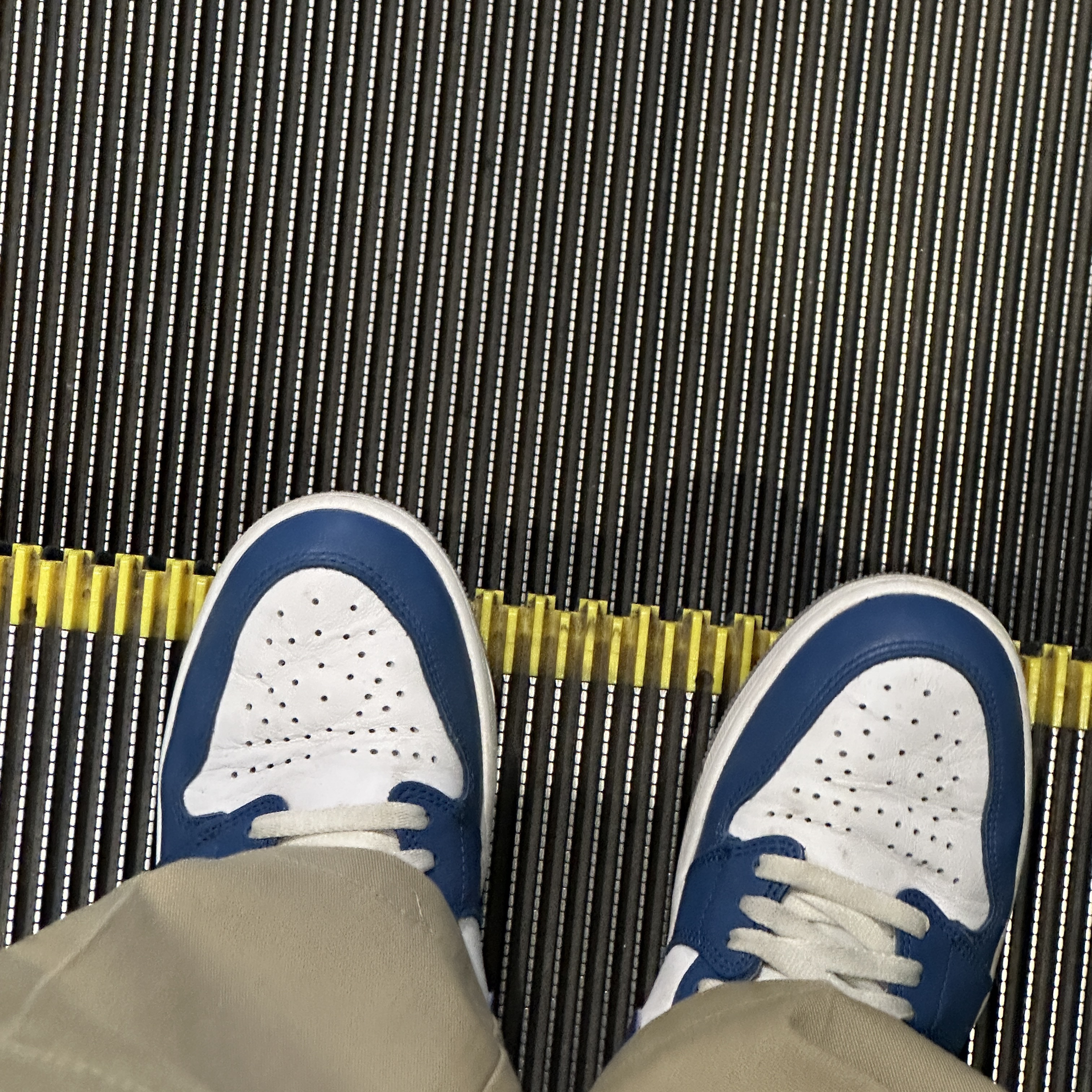 Jordan 1 Retro High OG True Blue 착용 스타일 - 1