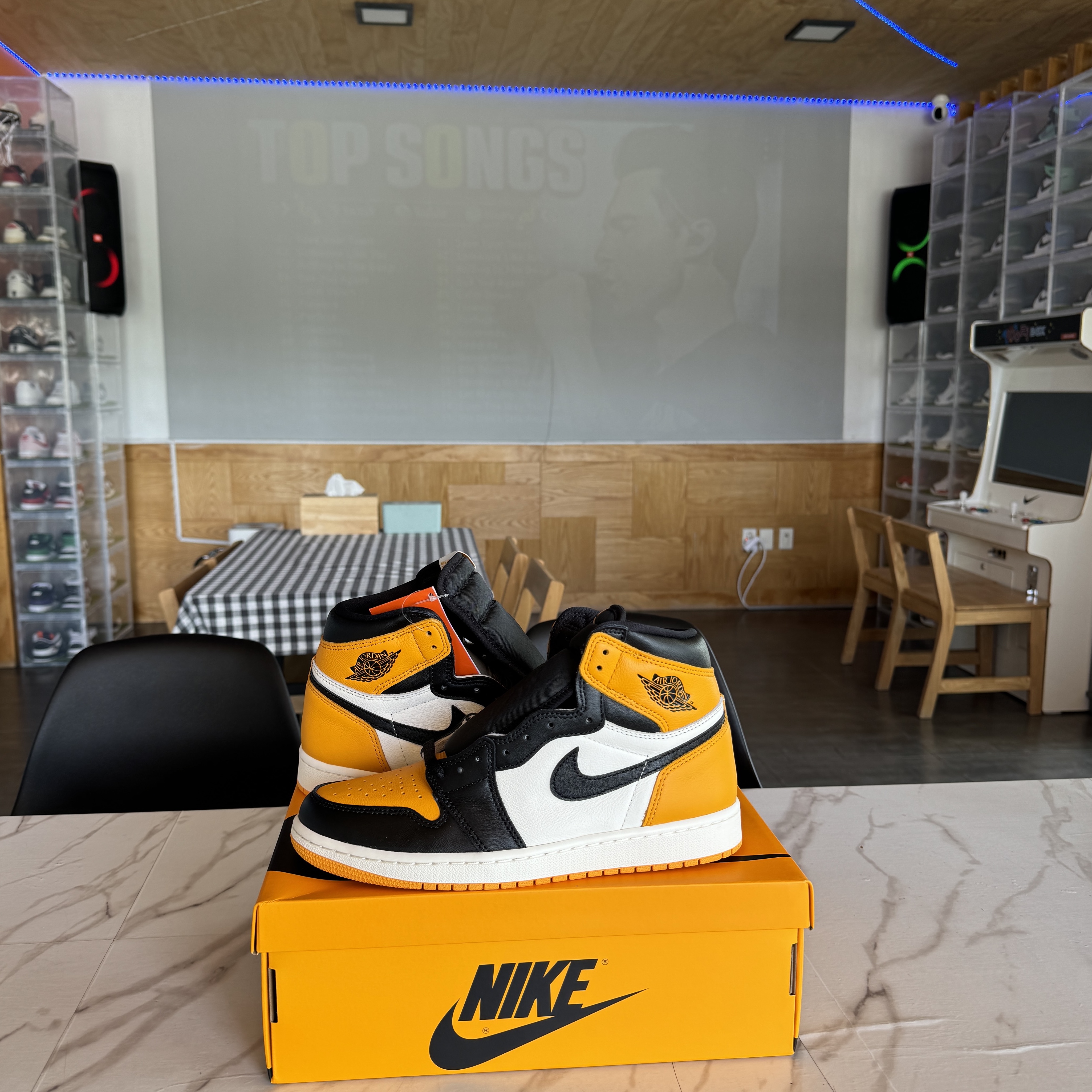 Jordan 1 Retro High OG Taxi 착용 스타일
