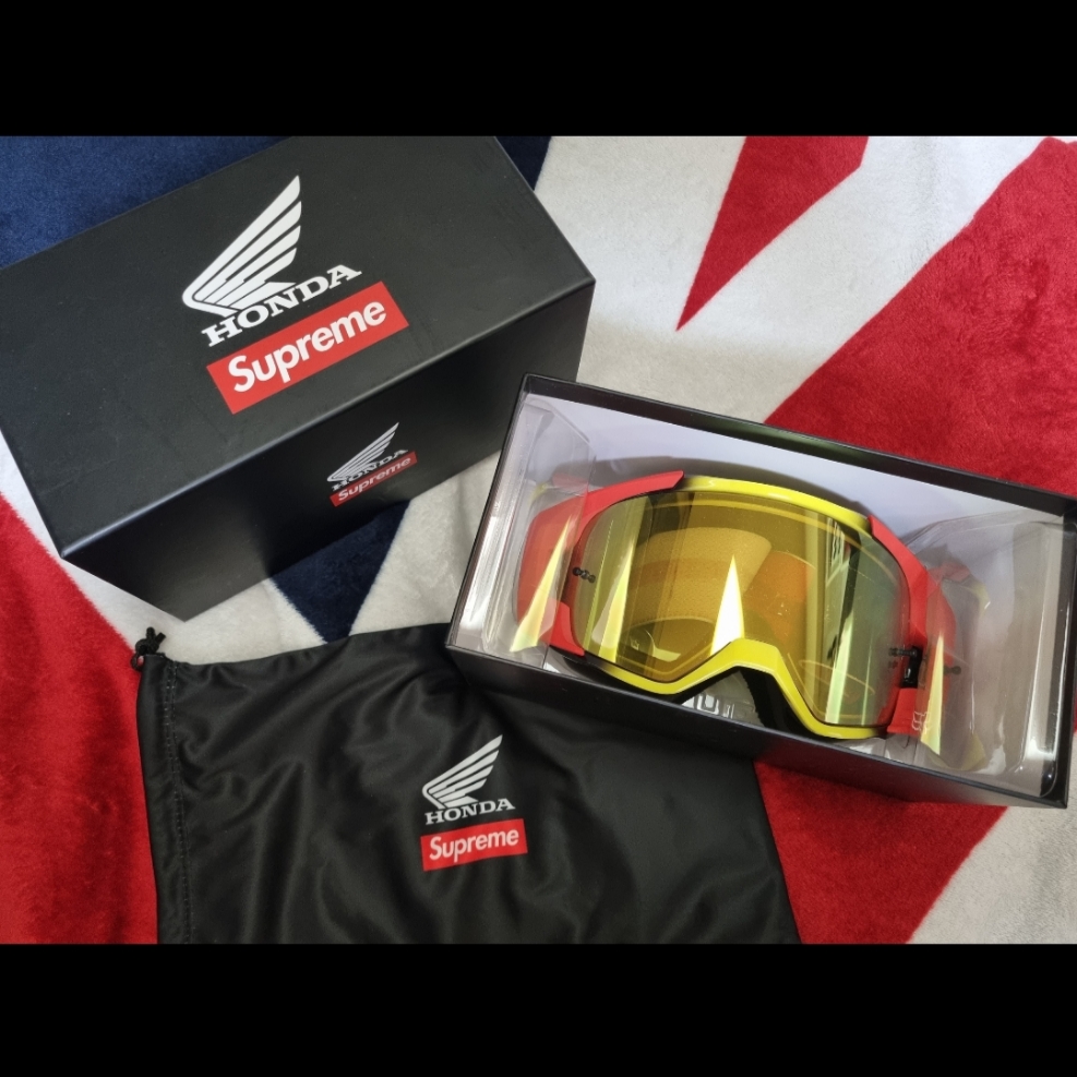 Supreme x Honda x Fox Racing Vue Goggle Red - 19FW 착용 스타일 - 3