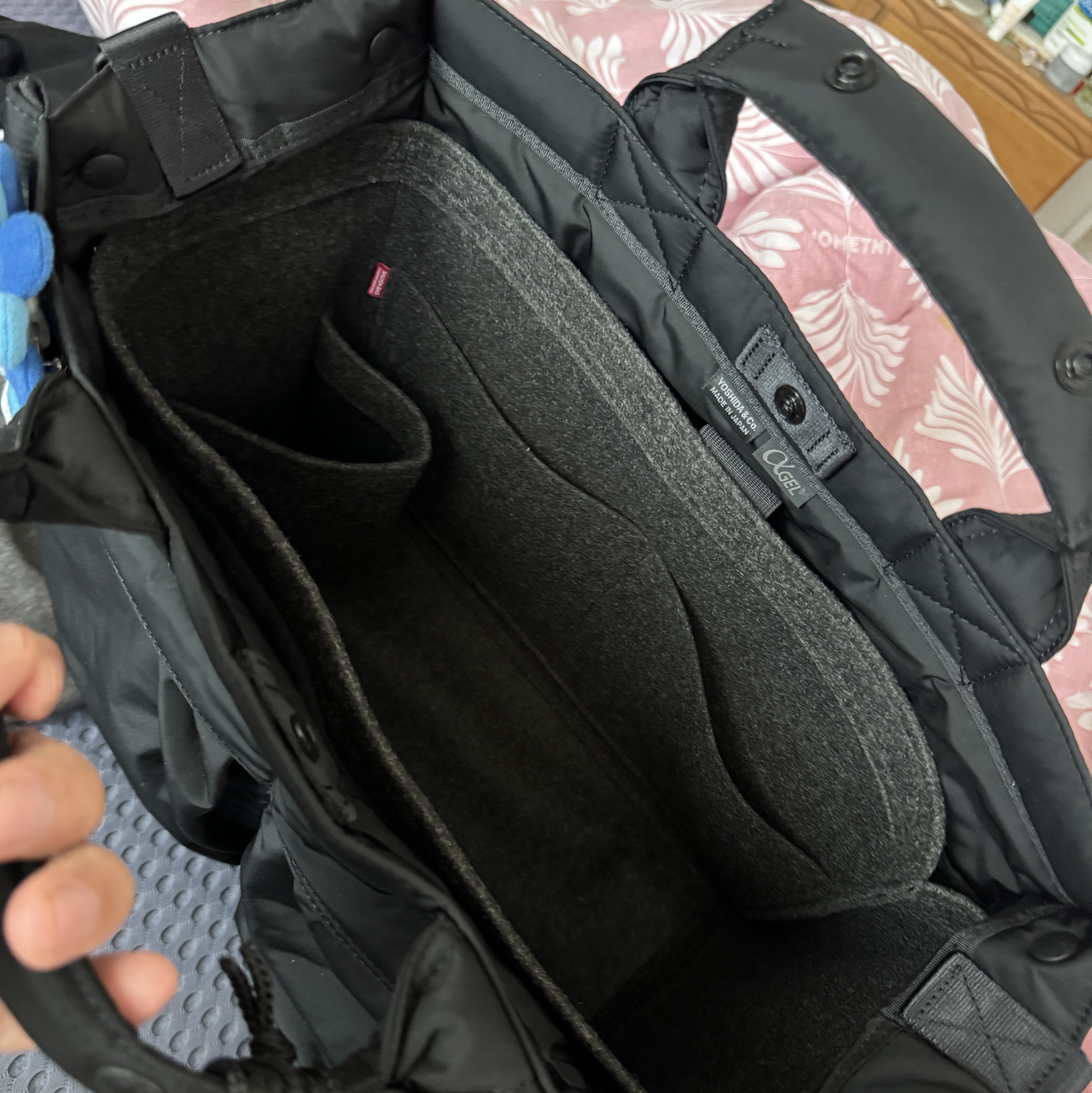Porter Senses Tote Bag L Black, Supreme x The North Face Trekking Convertible Jacket Black - 22SS 착용 스타일 - 2