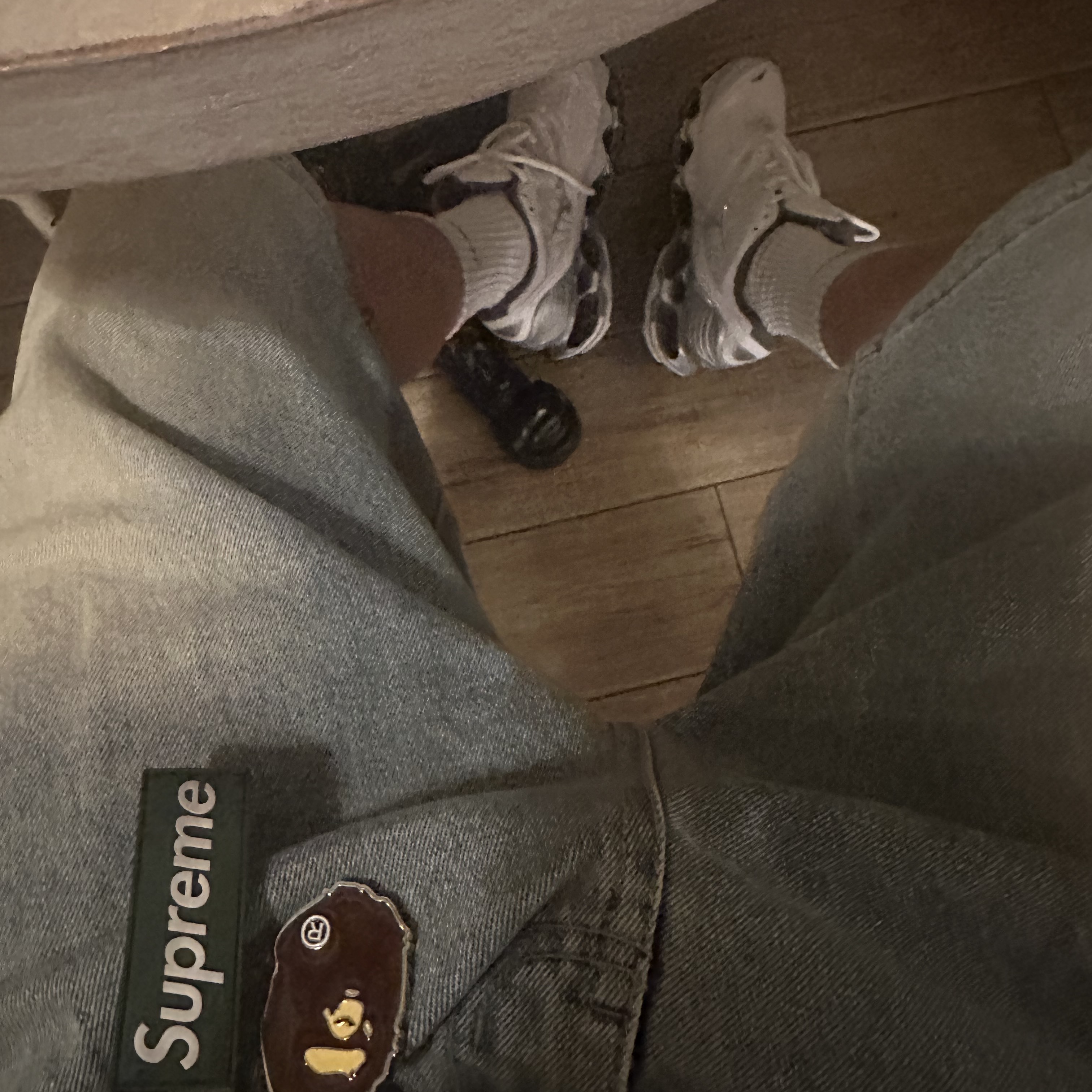 BAPE Ape Head Metal Keychain Brown, Supreme Webbing Keychain Green Camo - 23SS 착용 스타일