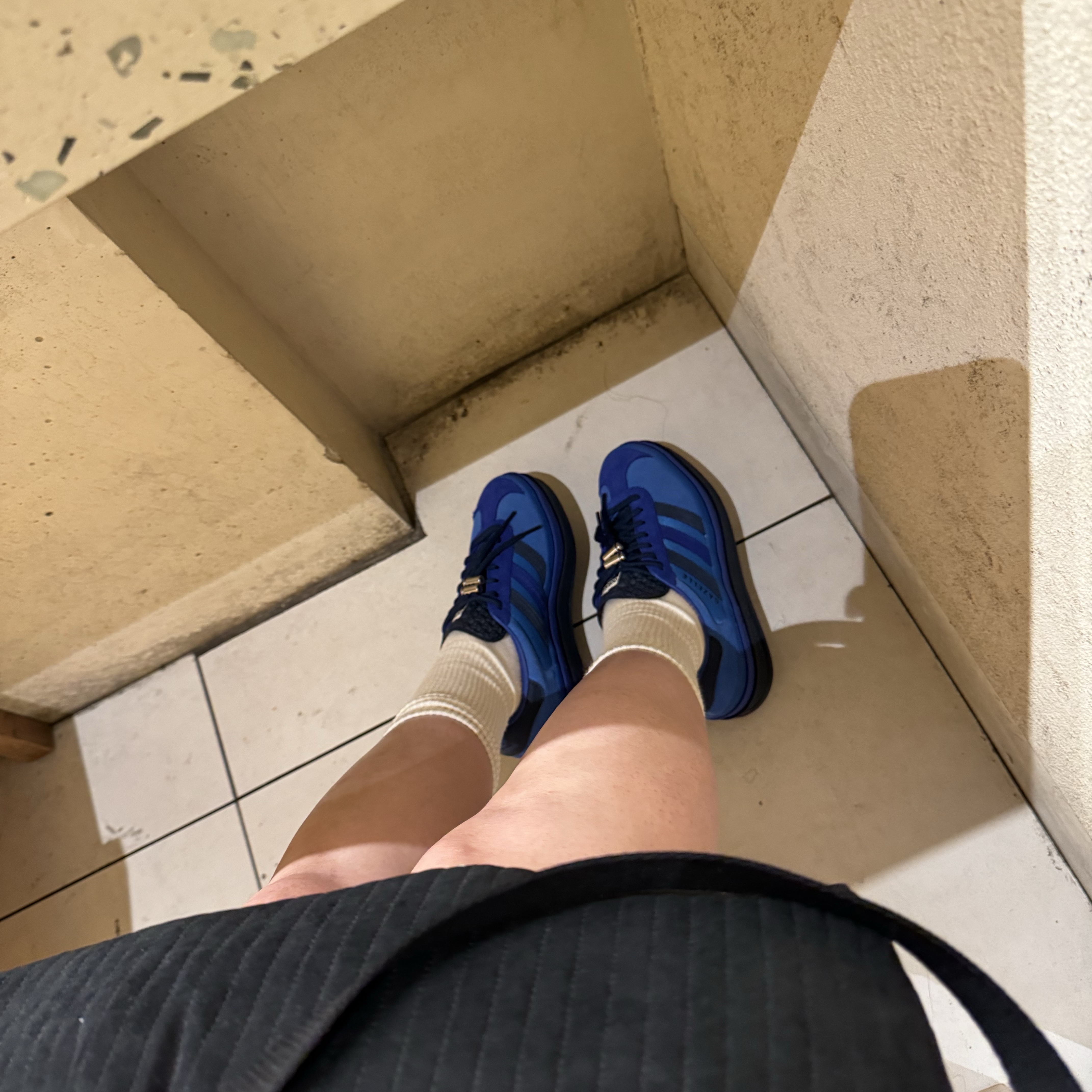 (W) Adidas x Ordinary People Gazelle Bold Bright Royal Semi Lucid Blue 착용 스타일 - 4