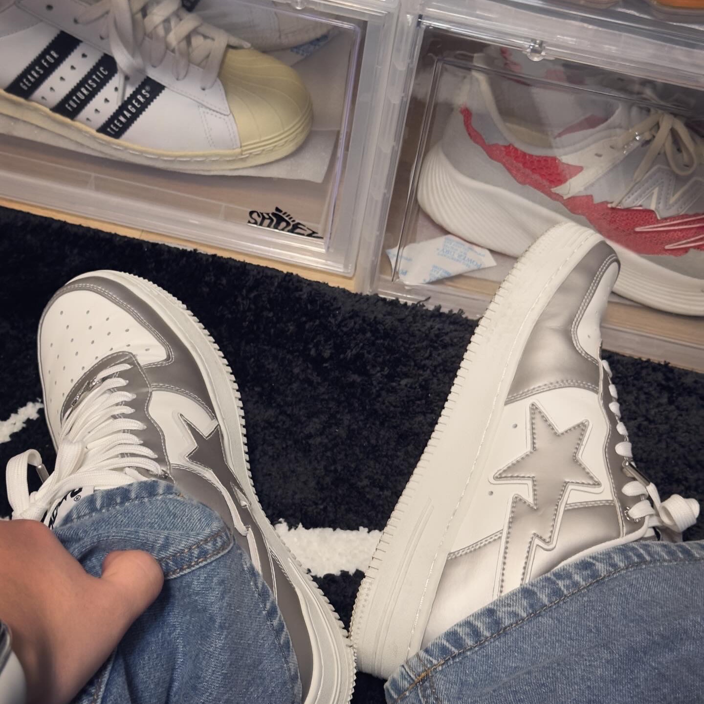 Adidas x Human Made Superstar White Black, New Balance 2002R Grey 착용 스타일 - 3