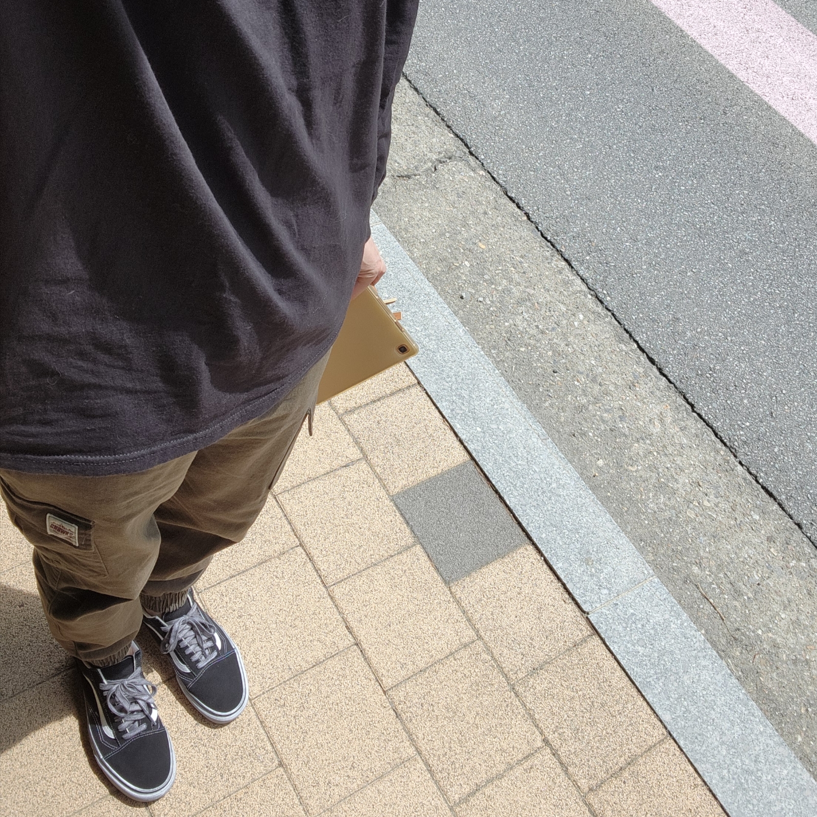 Vans OG Old Skool LX Stressed Black 착용 스타일 - 1