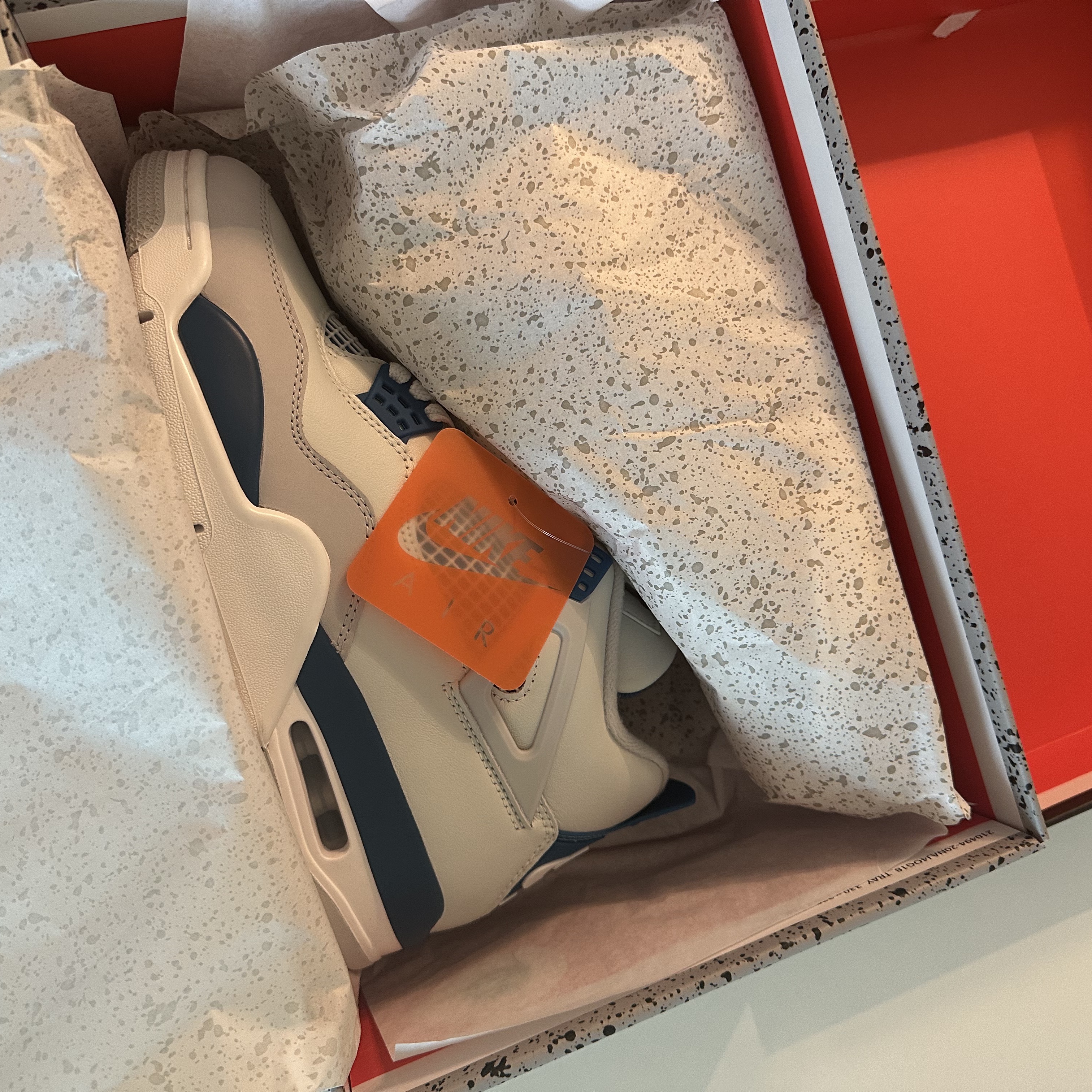 Jordan 4 Retro Industrial Blue 착용 스타일 - 2