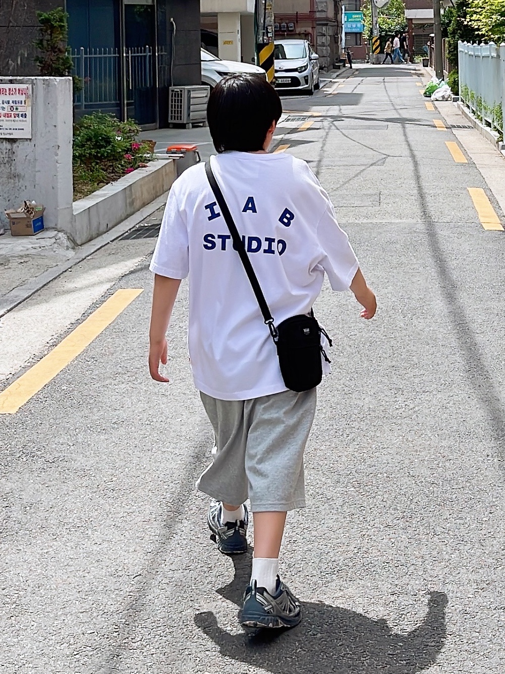 New Balance 410v5 Black Silver - 2E Wide, IAB Studio T-Shirt White Navy - 22FW 착용 스타일 - 7