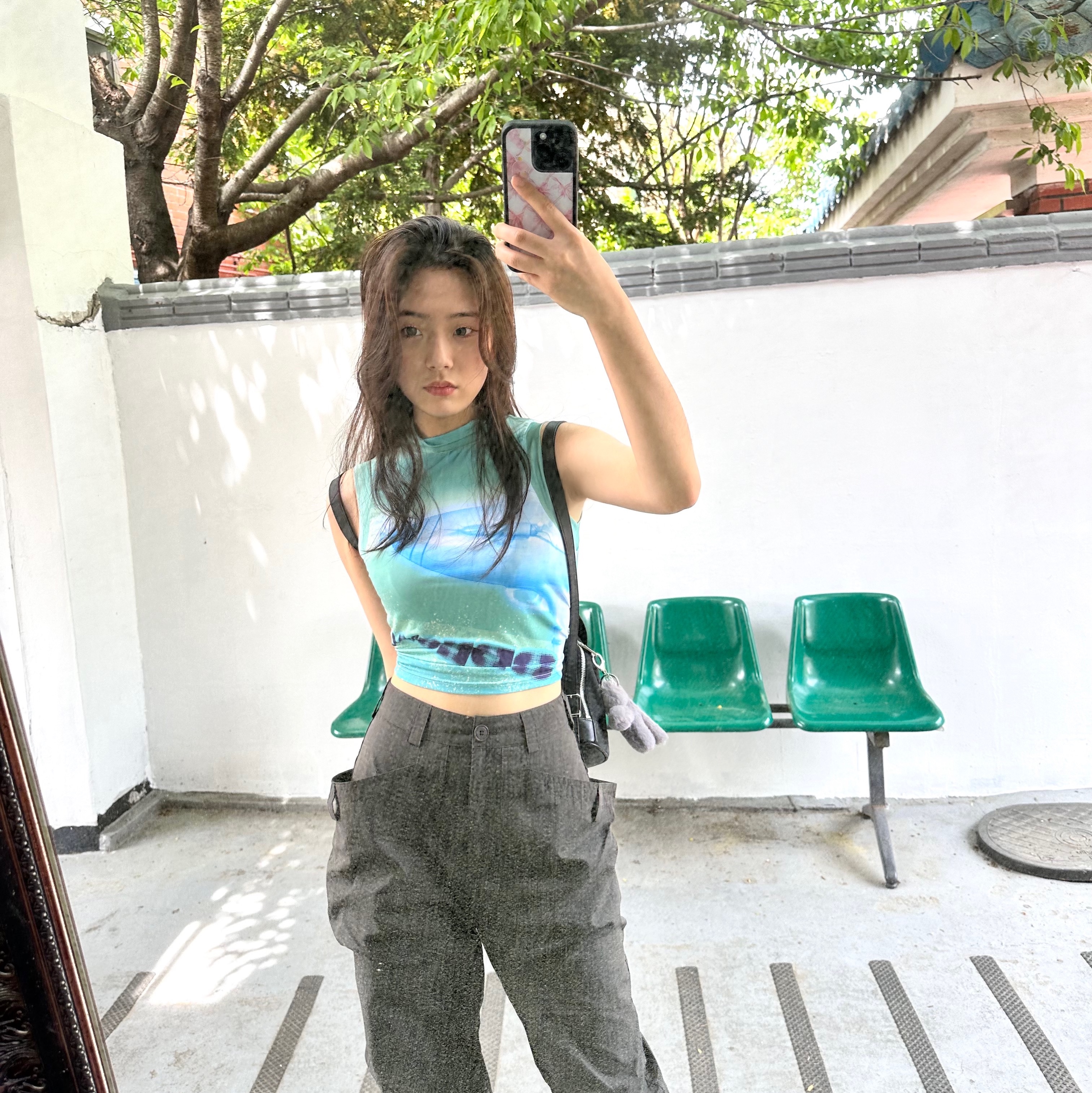KYO Women Print Baby Cropped Sleeveless Mint, [Pre-Order] Pepper Pepper Women Diverse Color Pocket Pants Charcoal 착용 스타일 - 5