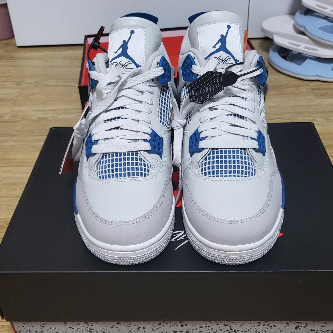 Jordan 4 Retro Industrial Blue, Jordan 4 Retro OG Fire Red 2020 착용 스타일 - 4