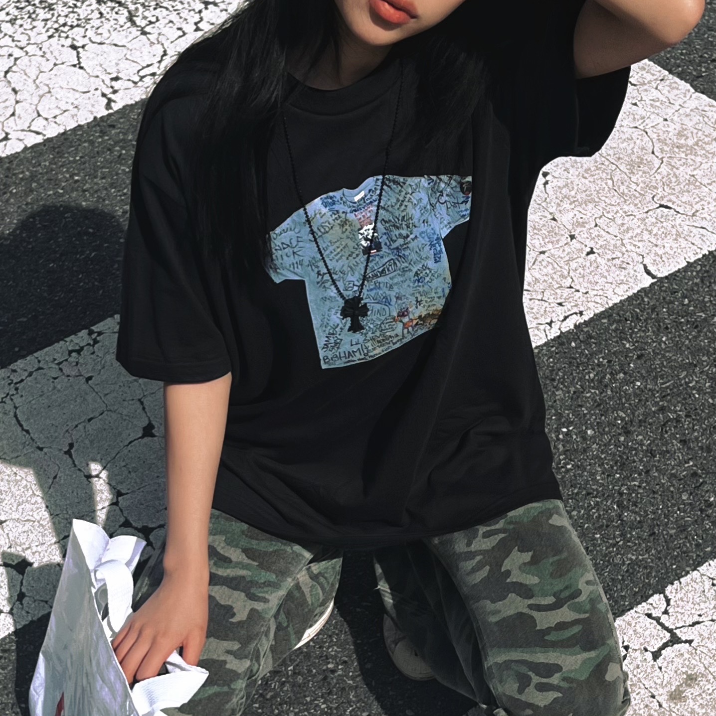 Supreme First T-Shirt Black - 24SS, Chrome Hearts Silichrome CH Cross Pendant Black 2022/2023/2025 착용 스타일