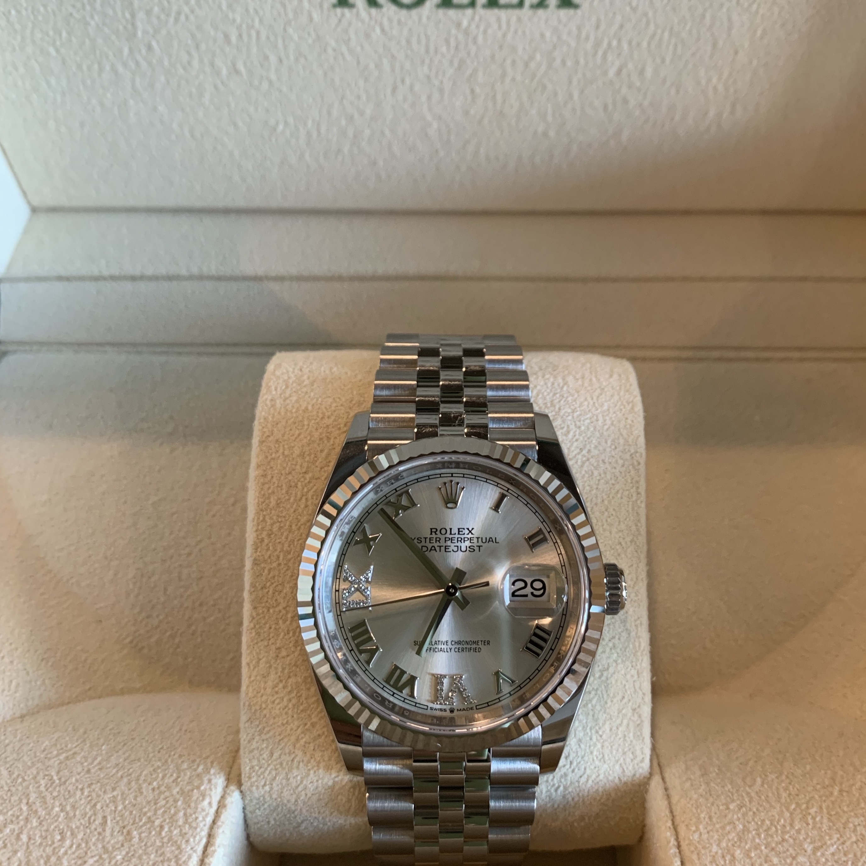 Rolex Datejust 36mm 126234 Silver Roman Diamond-Set Jubilee 착용 스타일 - 1