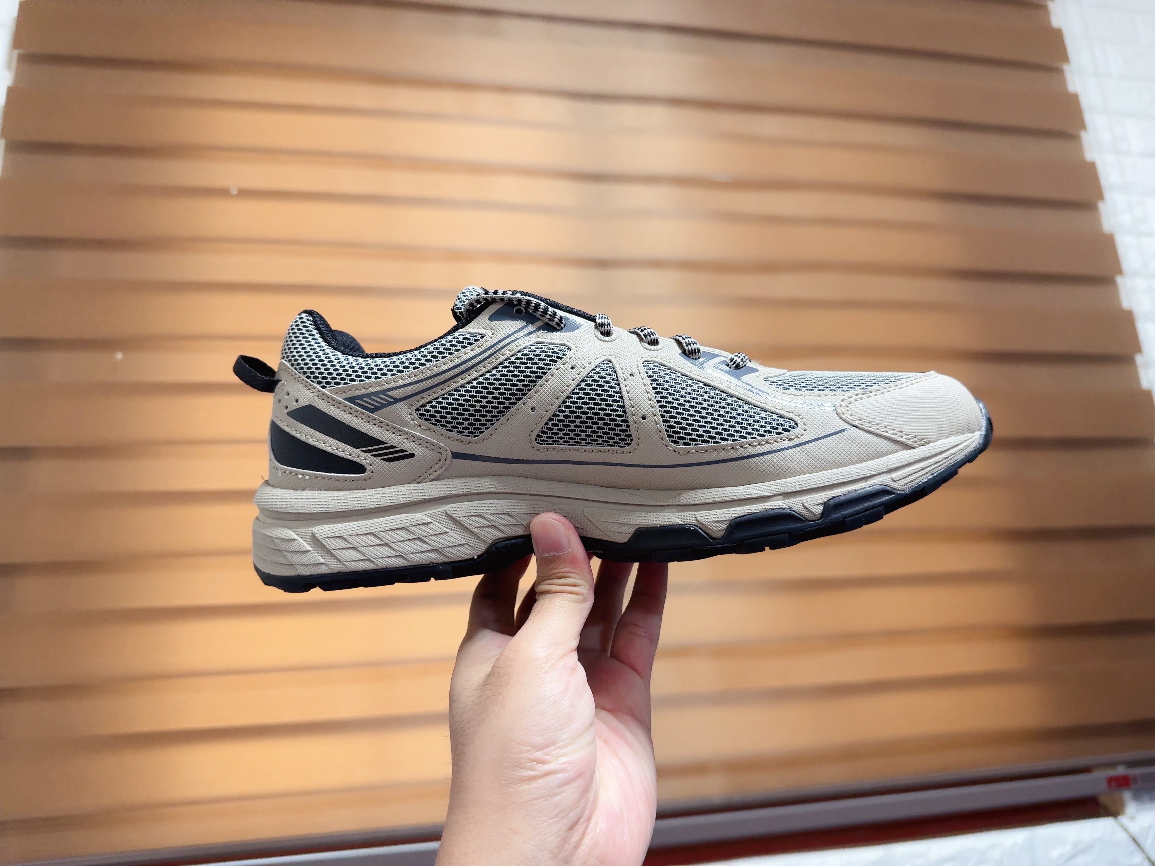 Asics Gel-Venture 6 Feather Grey Black 착용 스타일 - 3
