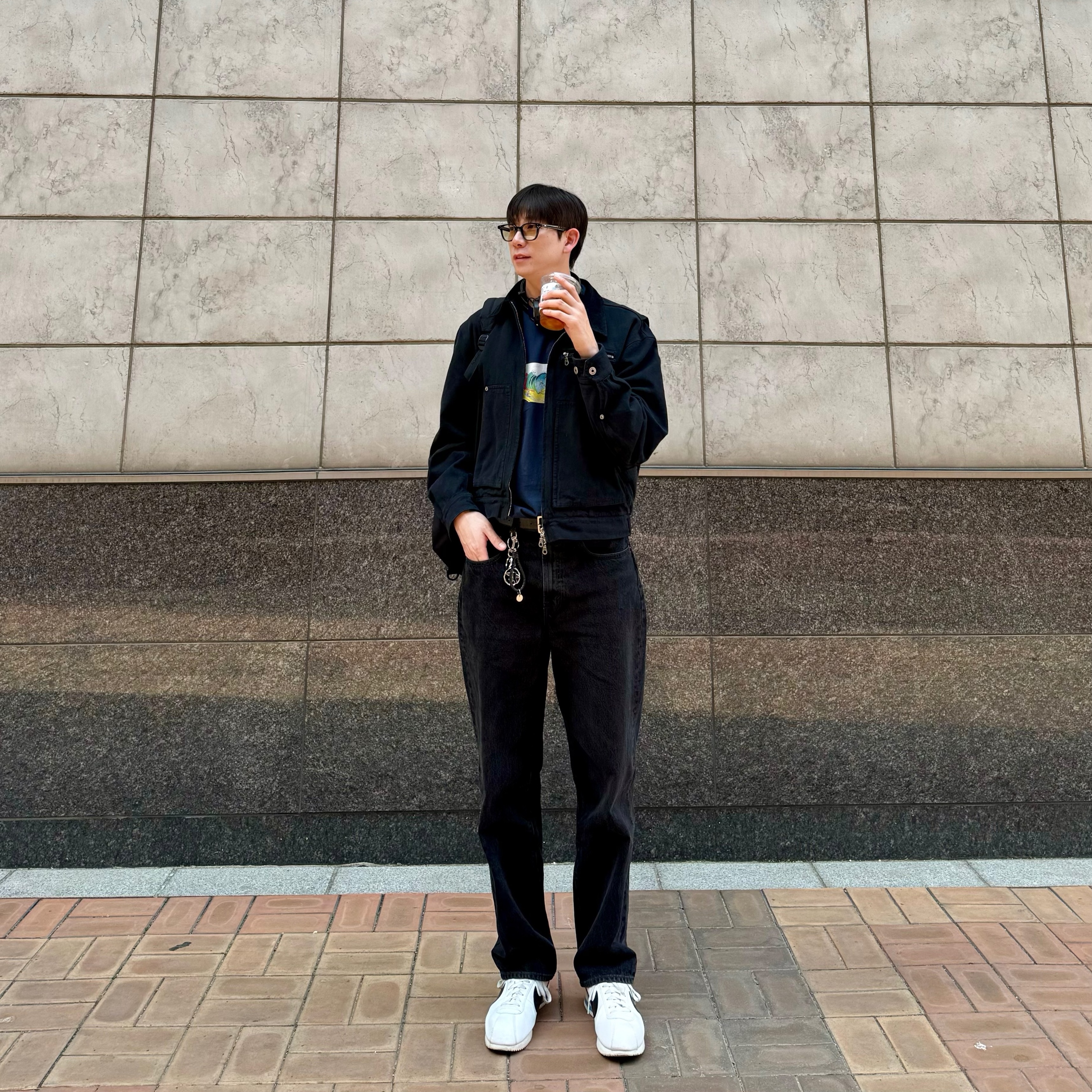 Nike Cortez White and Black 착용 스타일 - 2