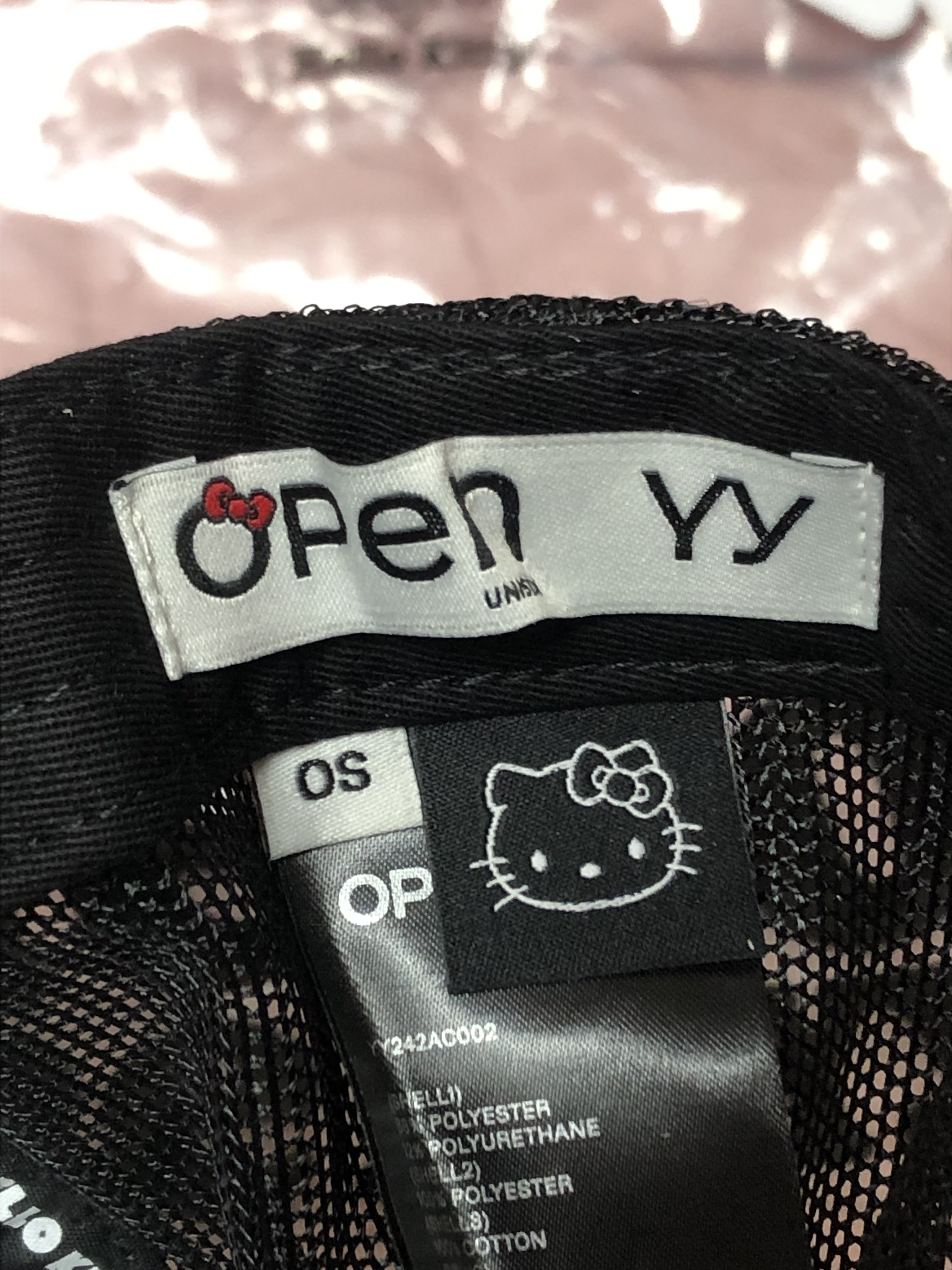 Open Yy x Hello Kitty Trucker Cap Black, (W) Mischief Balloon Hoodie Washed Pink Brown 착용 스타일 - 3