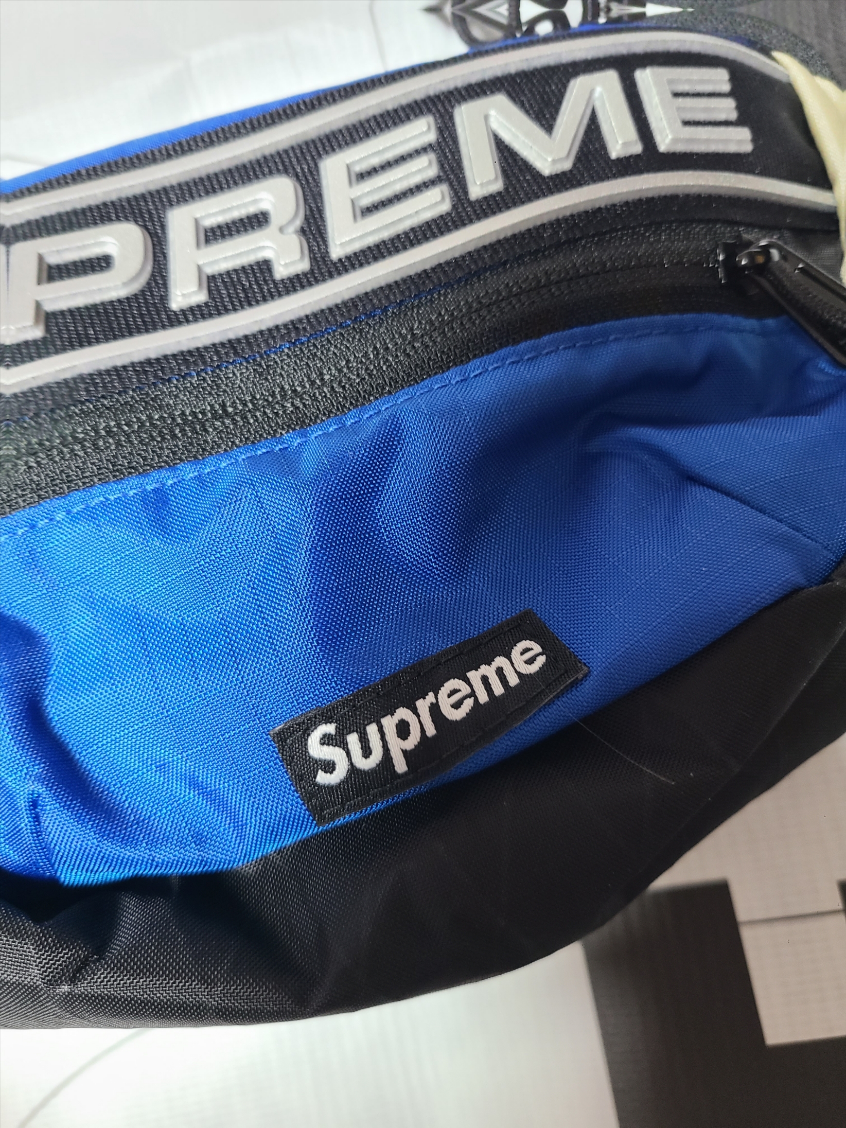 Supreme Waist Bag Blue - 23FW 착용 스타일 - 2
