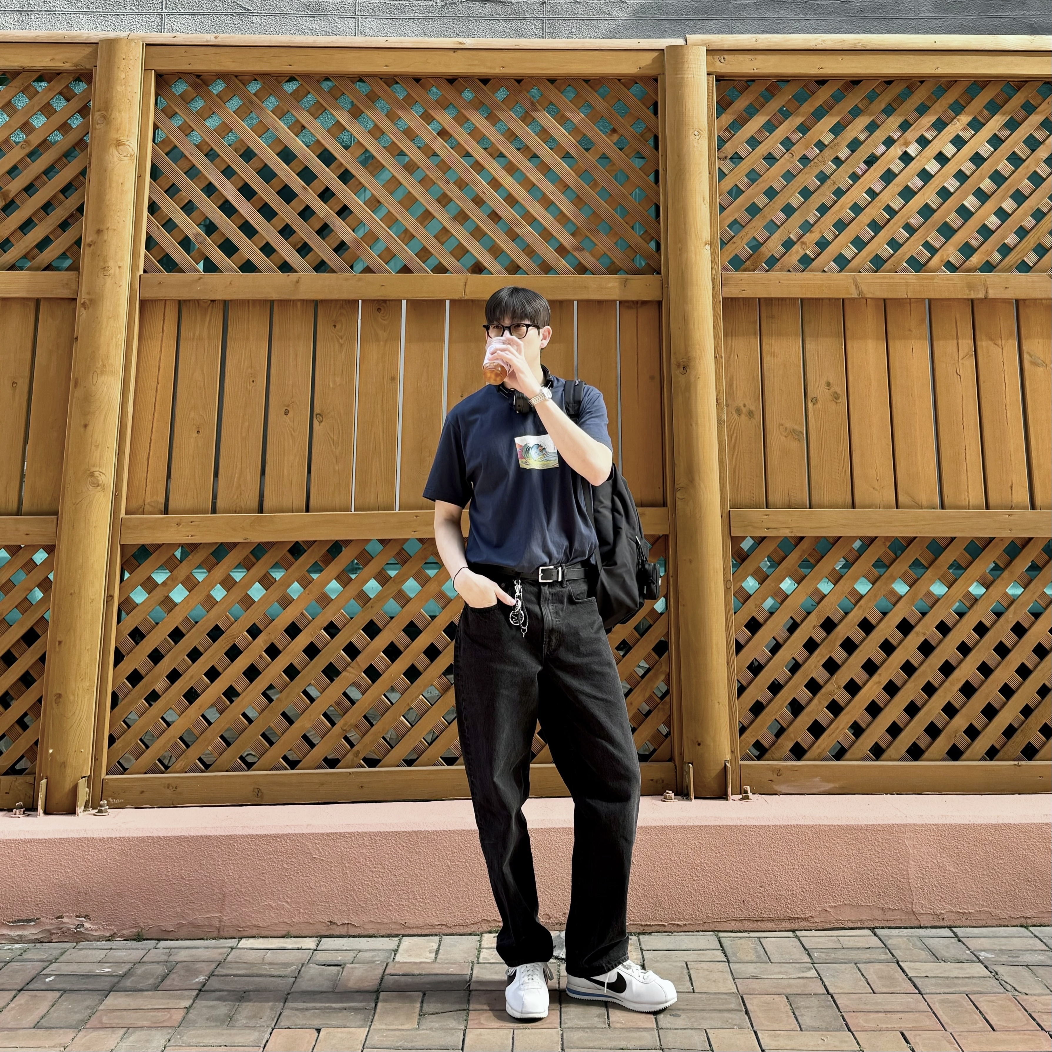Nike Cortez White and Black 착용 스타일 - 1