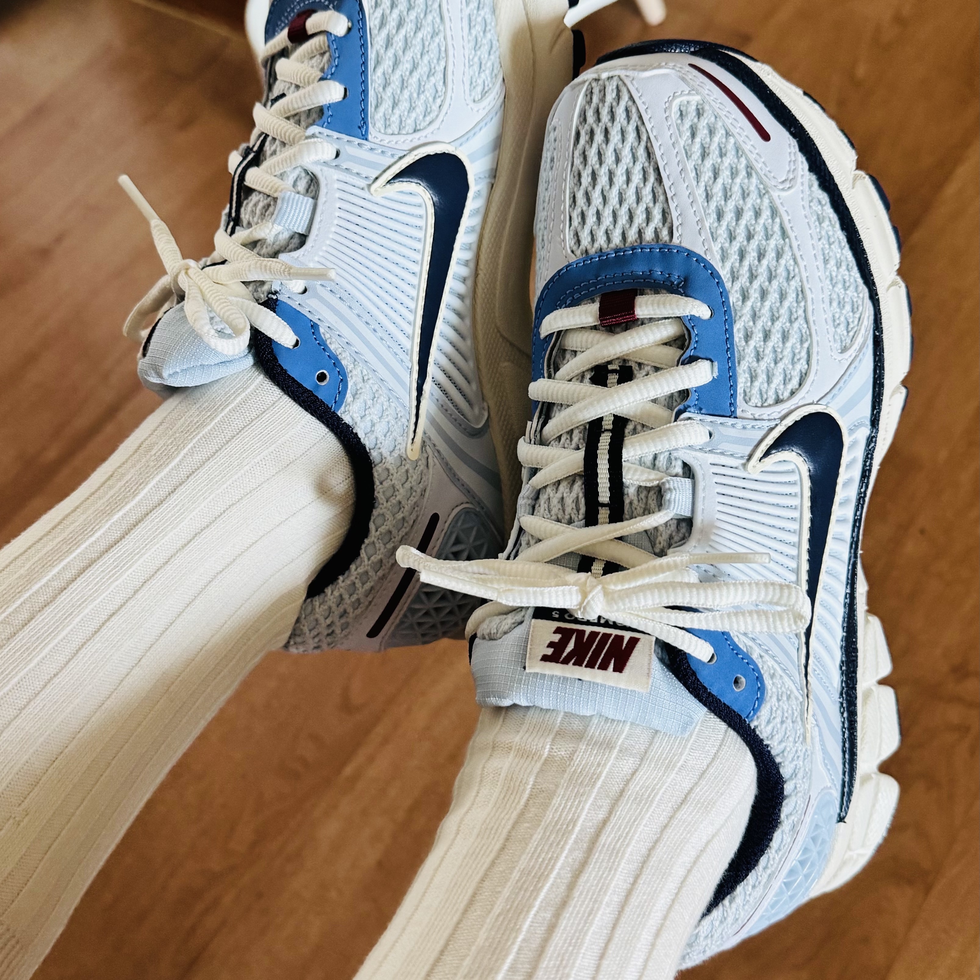 (W) Nike Zoom Vomero 5 Blue Tint Purple Ink 착용 스타일 - 2